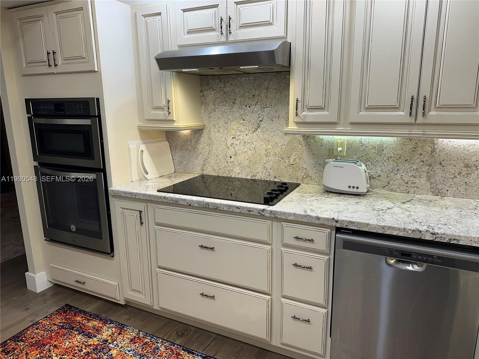 6039 Collins Ave 1431 photo 3