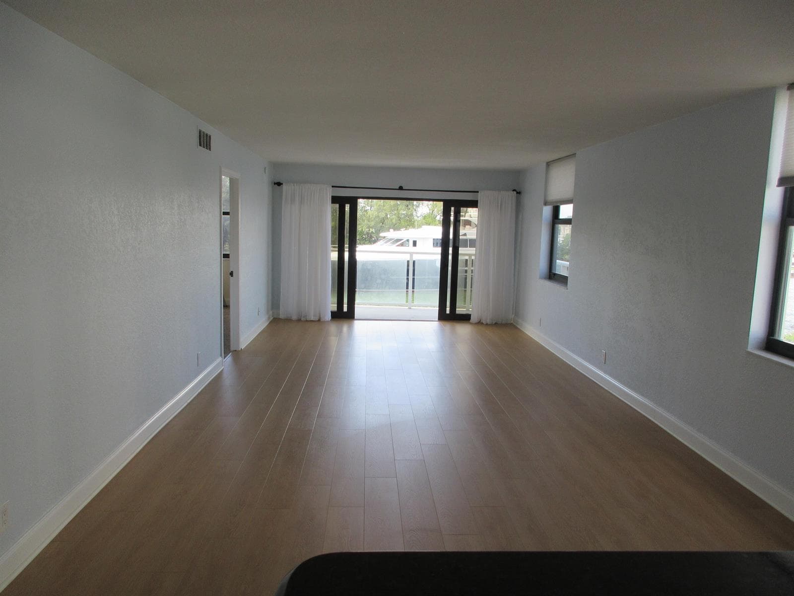 1401 N Riverside Drive N 307 photo 16