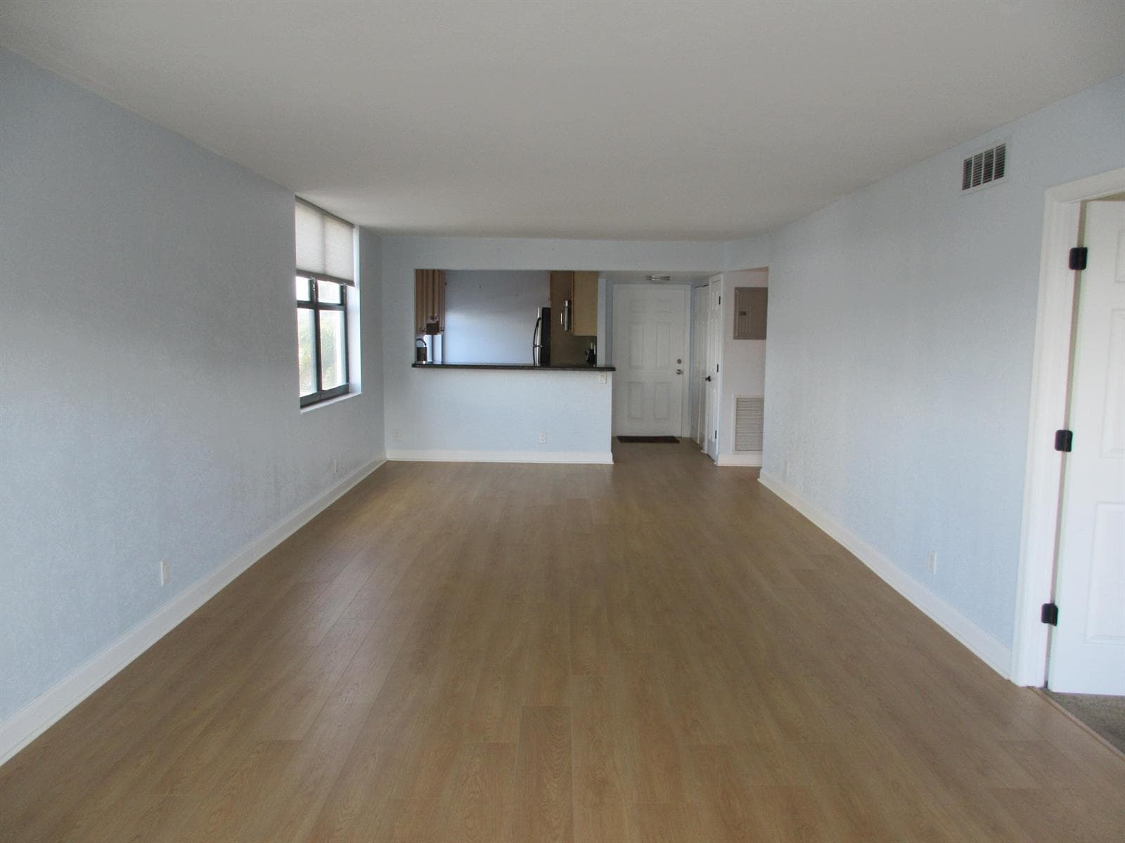 1401 N Riverside Drive N 307 photo 15