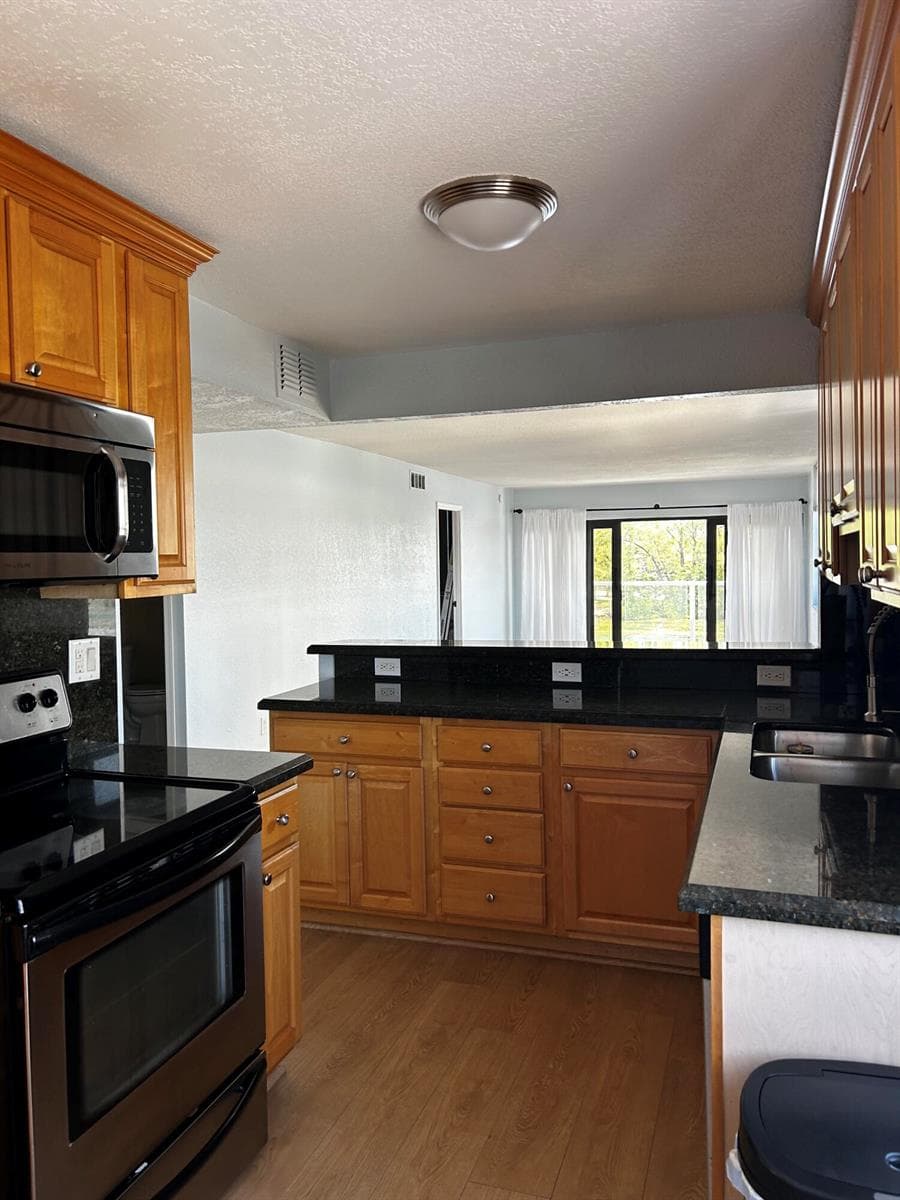 1401 N Riverside Drive N 307 photo 19