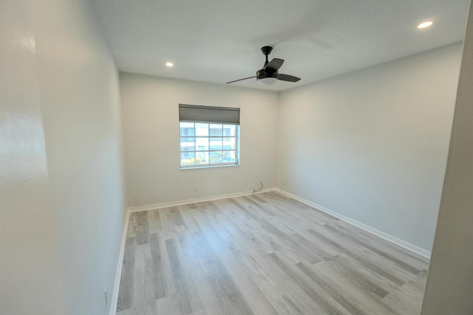 6231 Bay Club Drive 4 photo 6