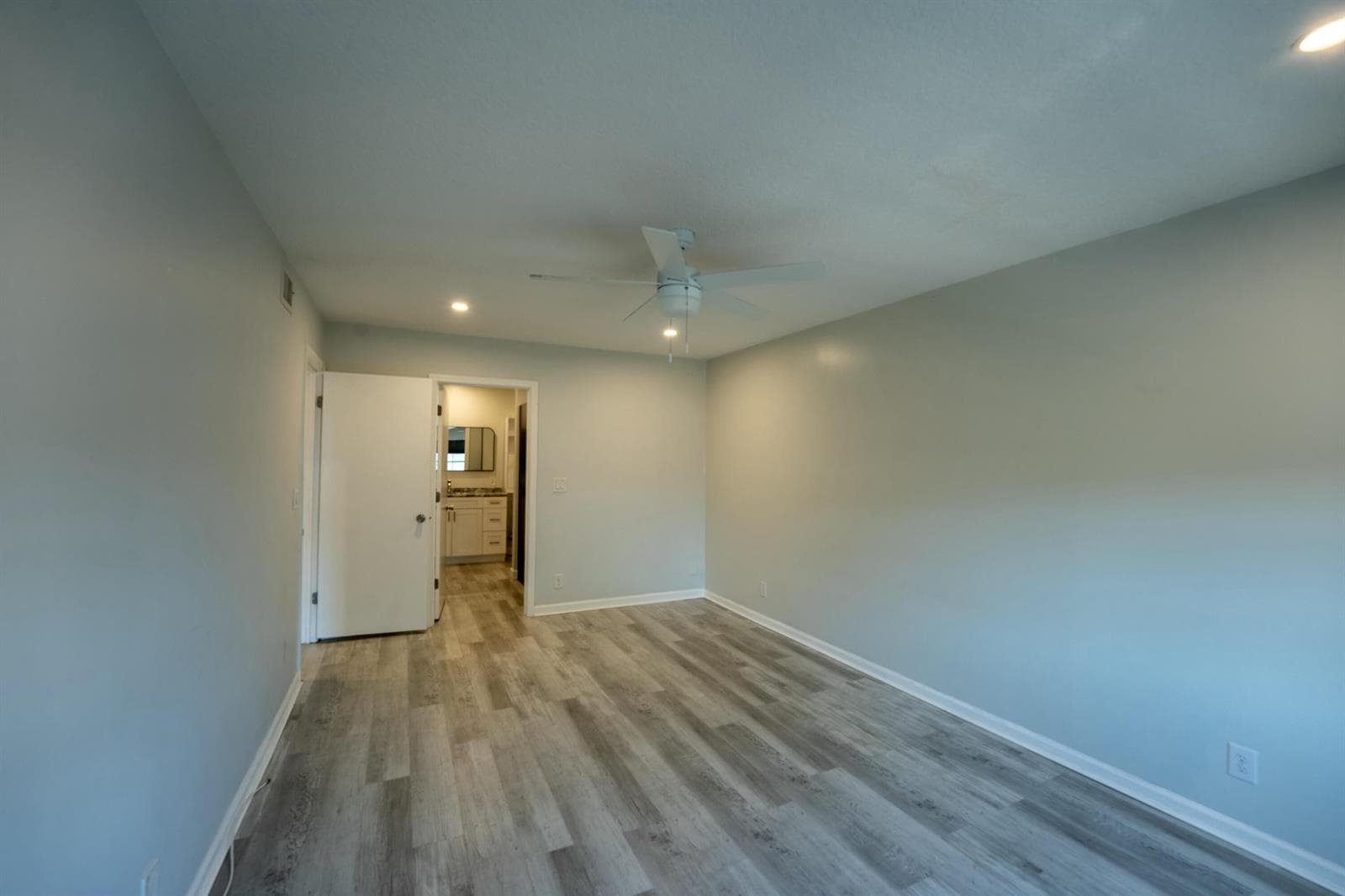 6231 Bay Club Drive 4 photo 9