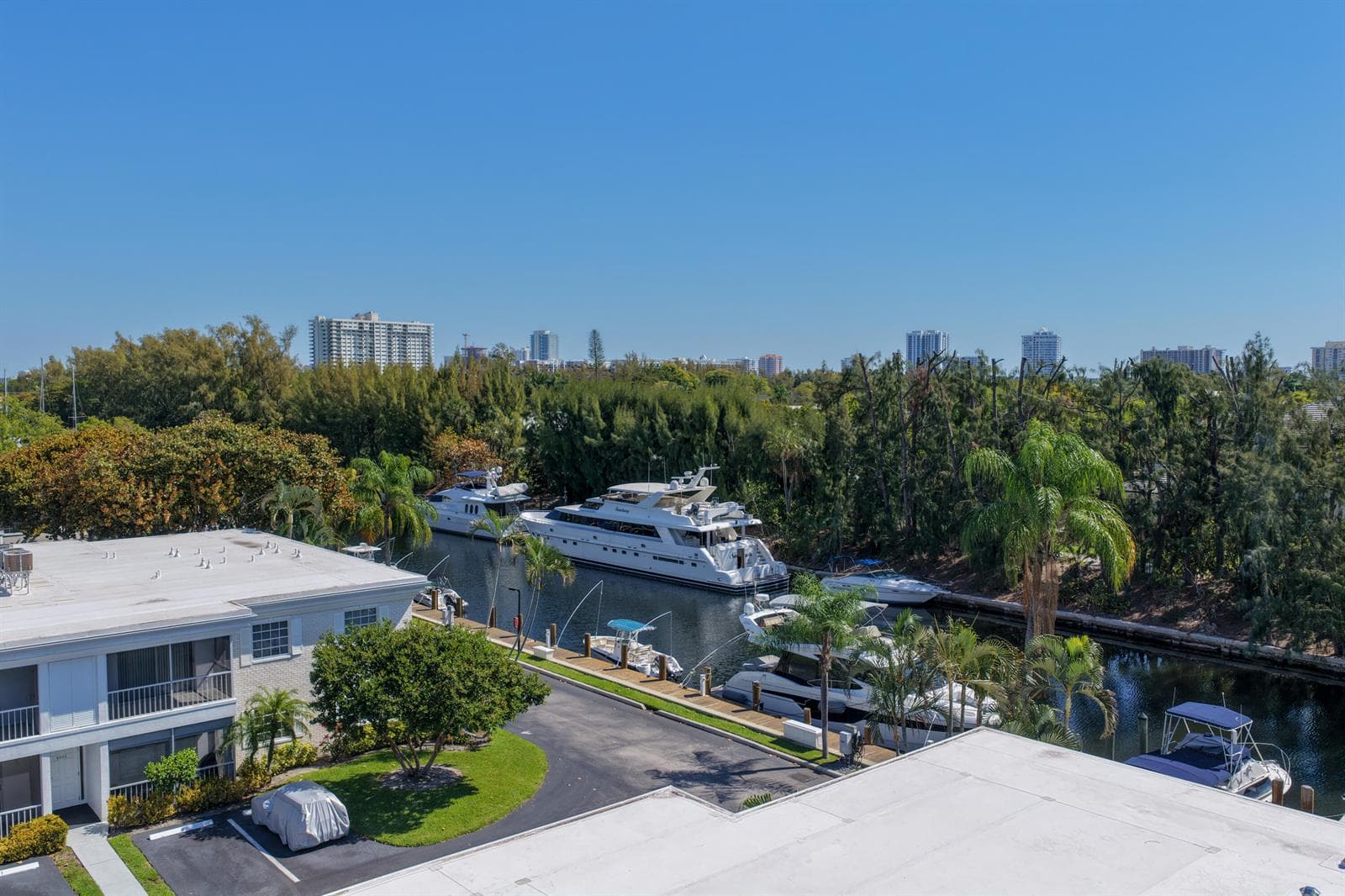 6231 Bay Club Drive 4 photo 4