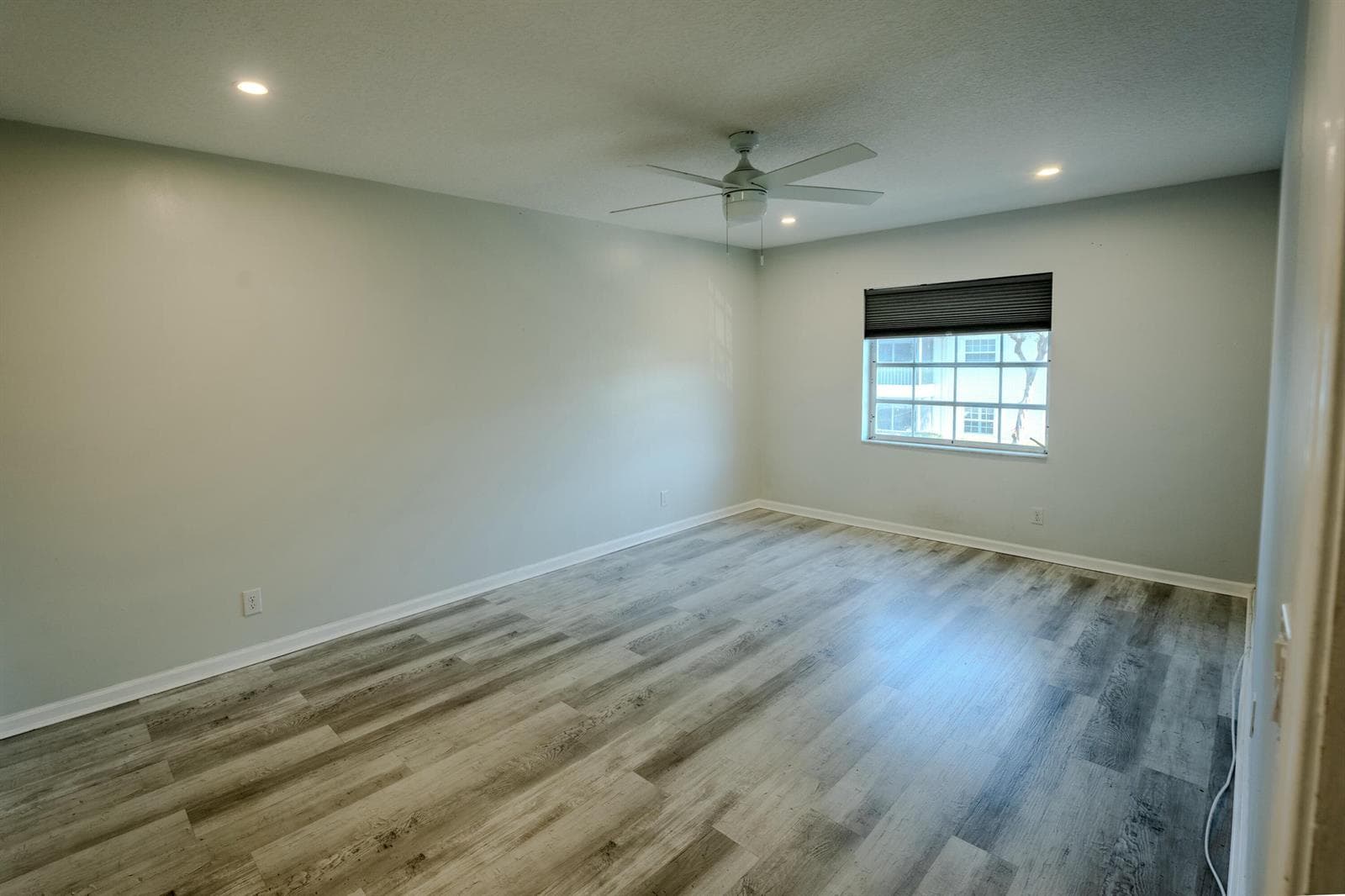 6231 Bay Club Drive 4 photo 8