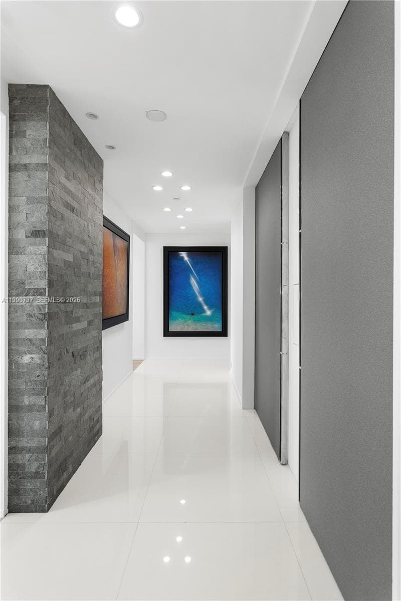 300 Pointe Dr 3405 photo 20