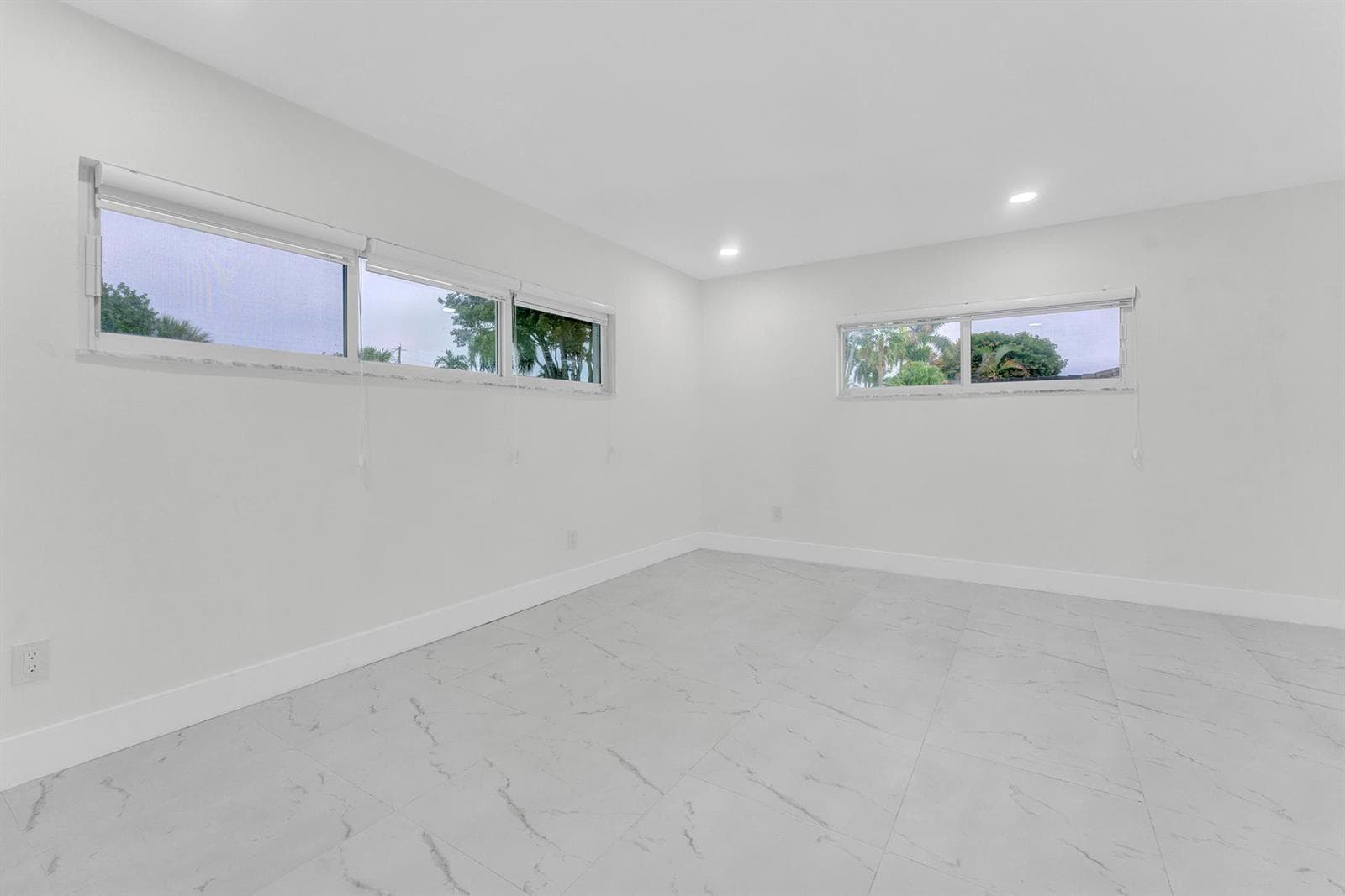 5921 NE 15th Avenue photo 9