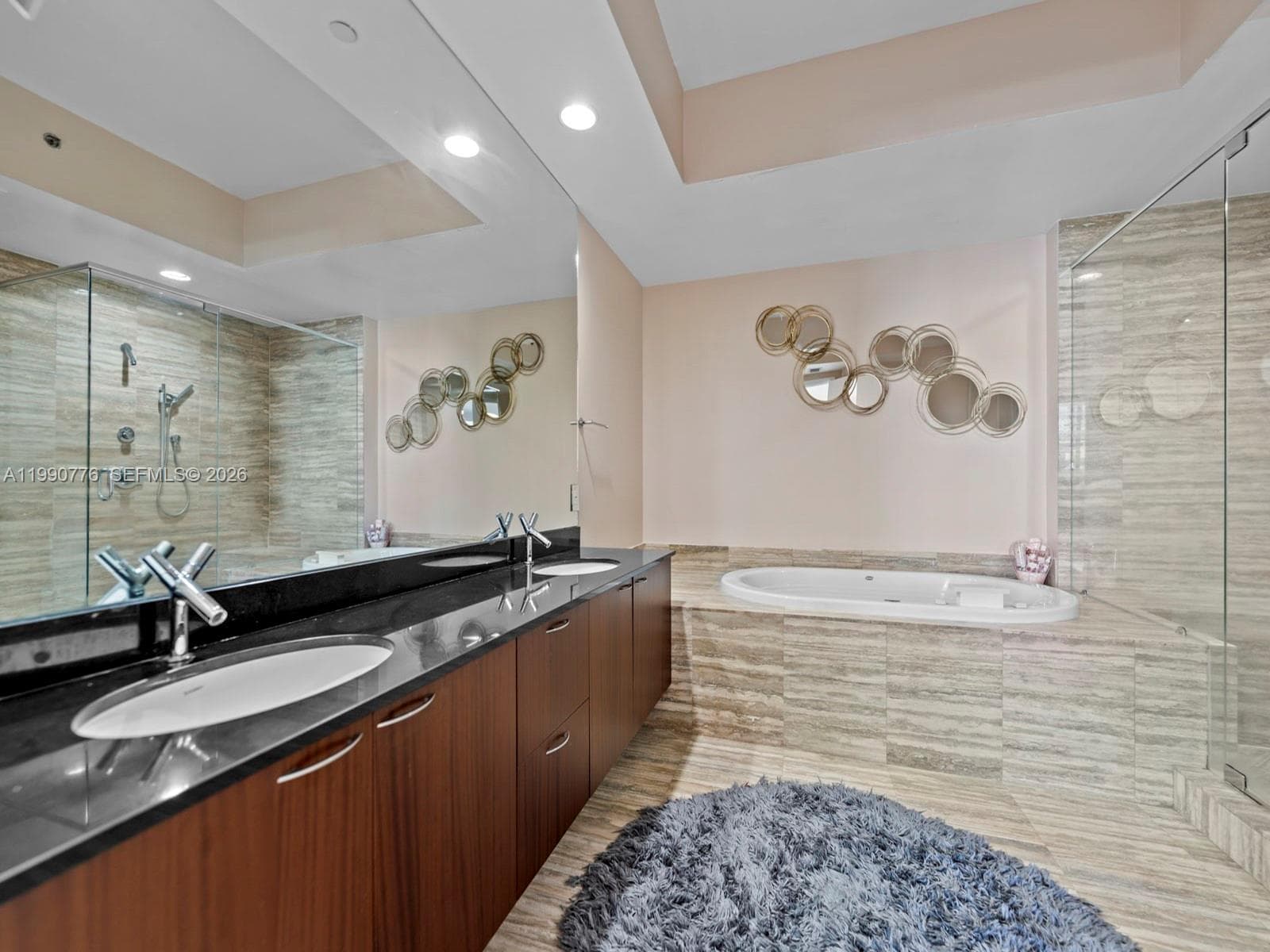 15901 Collins Ave 403 photo 8