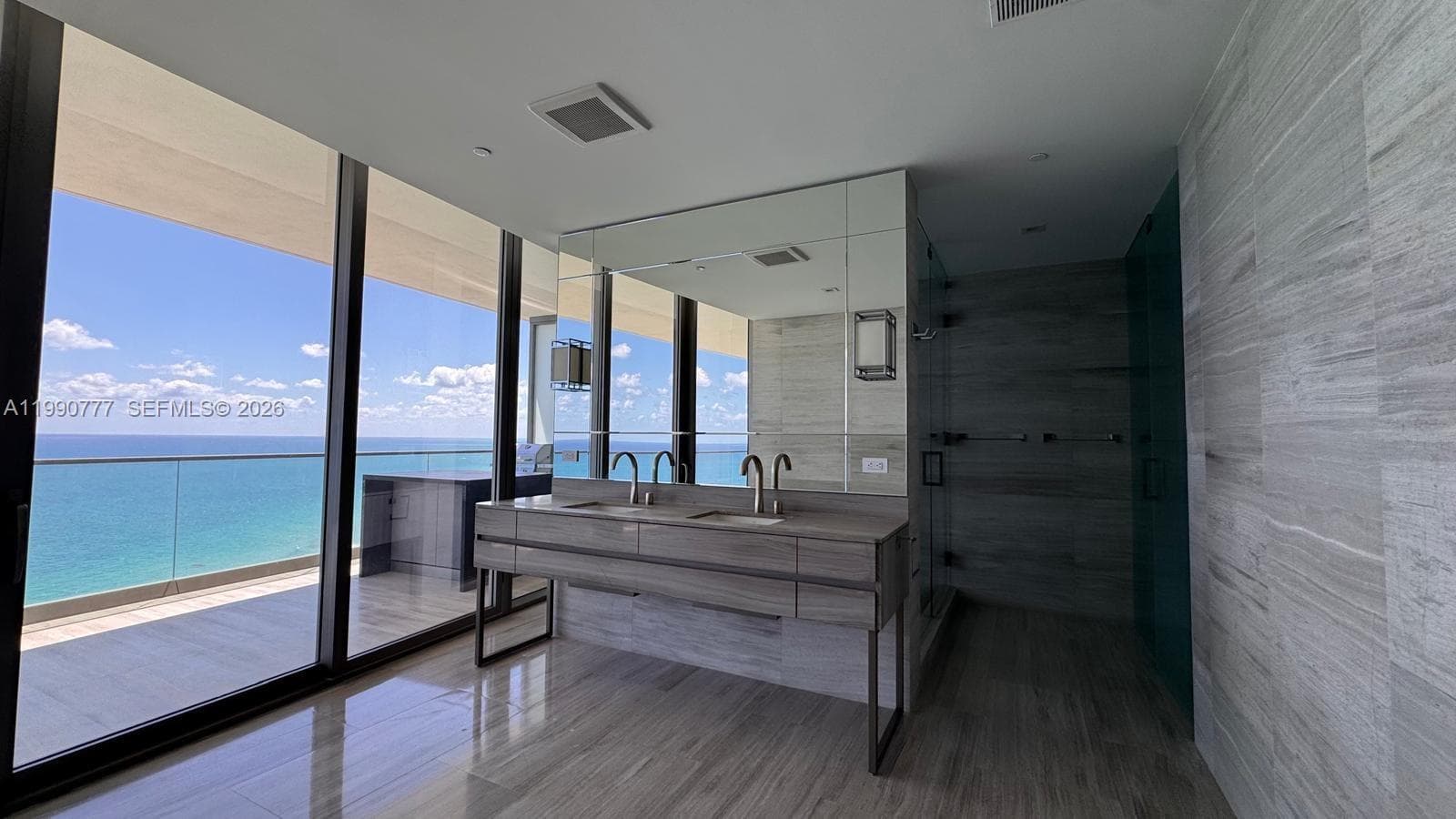 18975 Collins Ave 2500 photo 16