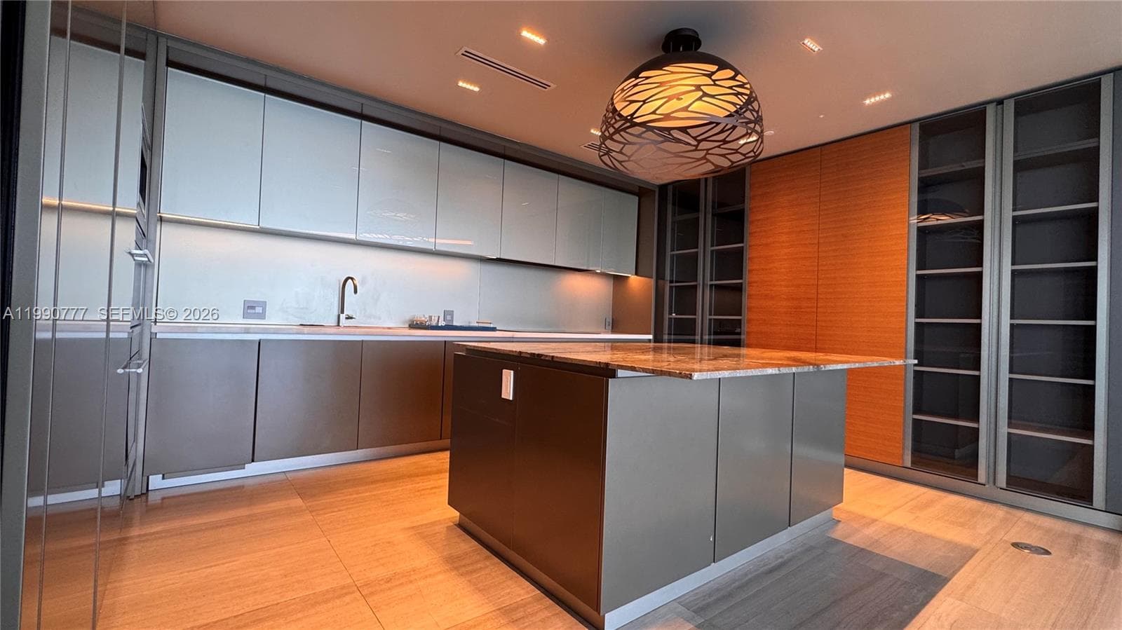 18975 Collins Ave 2500 photo 3