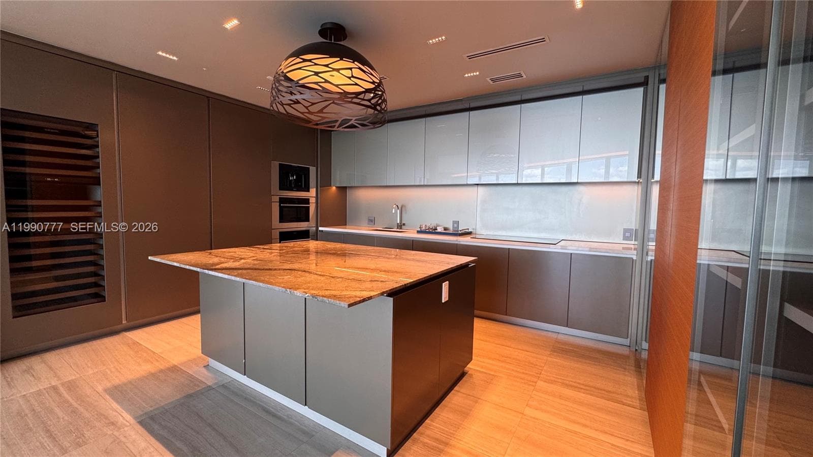 18975 Collins Ave 2500 photo 4