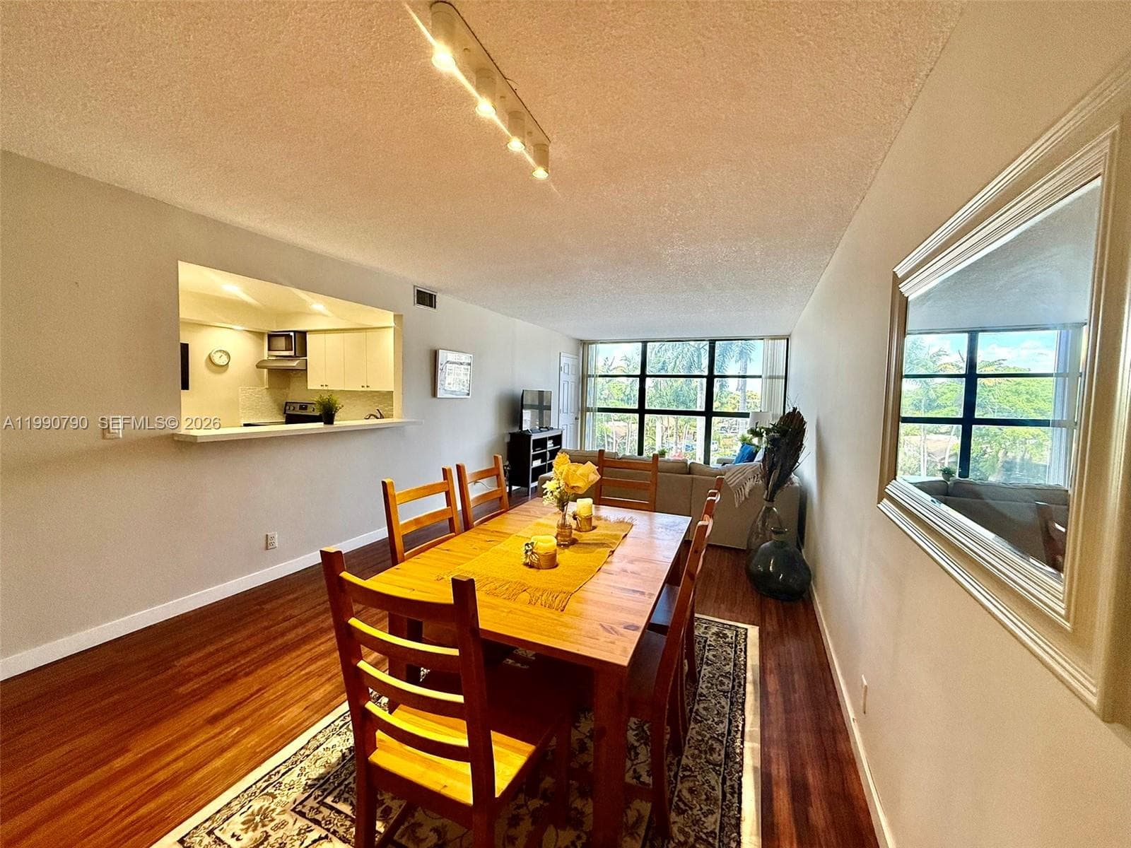 200 Leslie Dr 425 photo 23