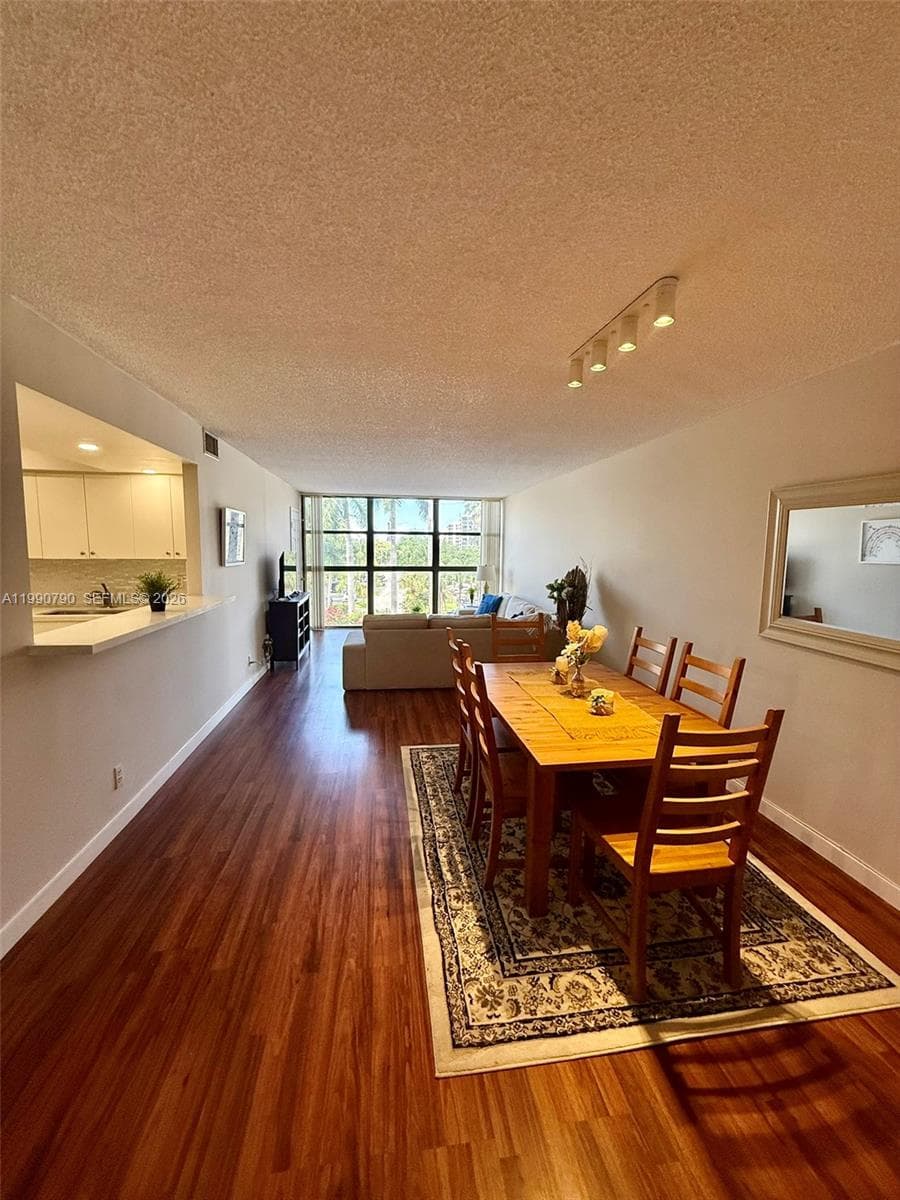 200 Leslie Dr 425 photo 22
