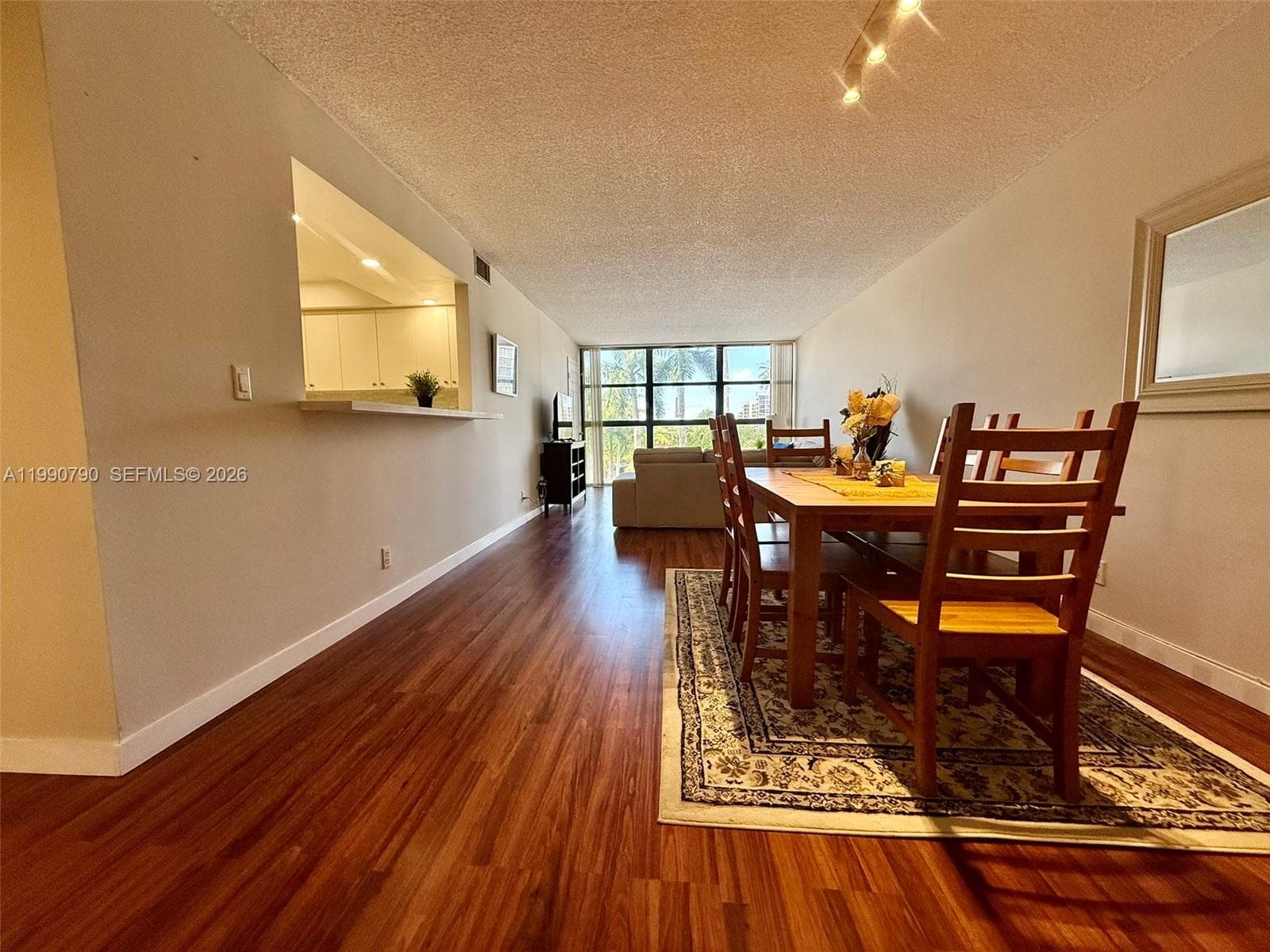 200 Leslie Dr 425 photo 5