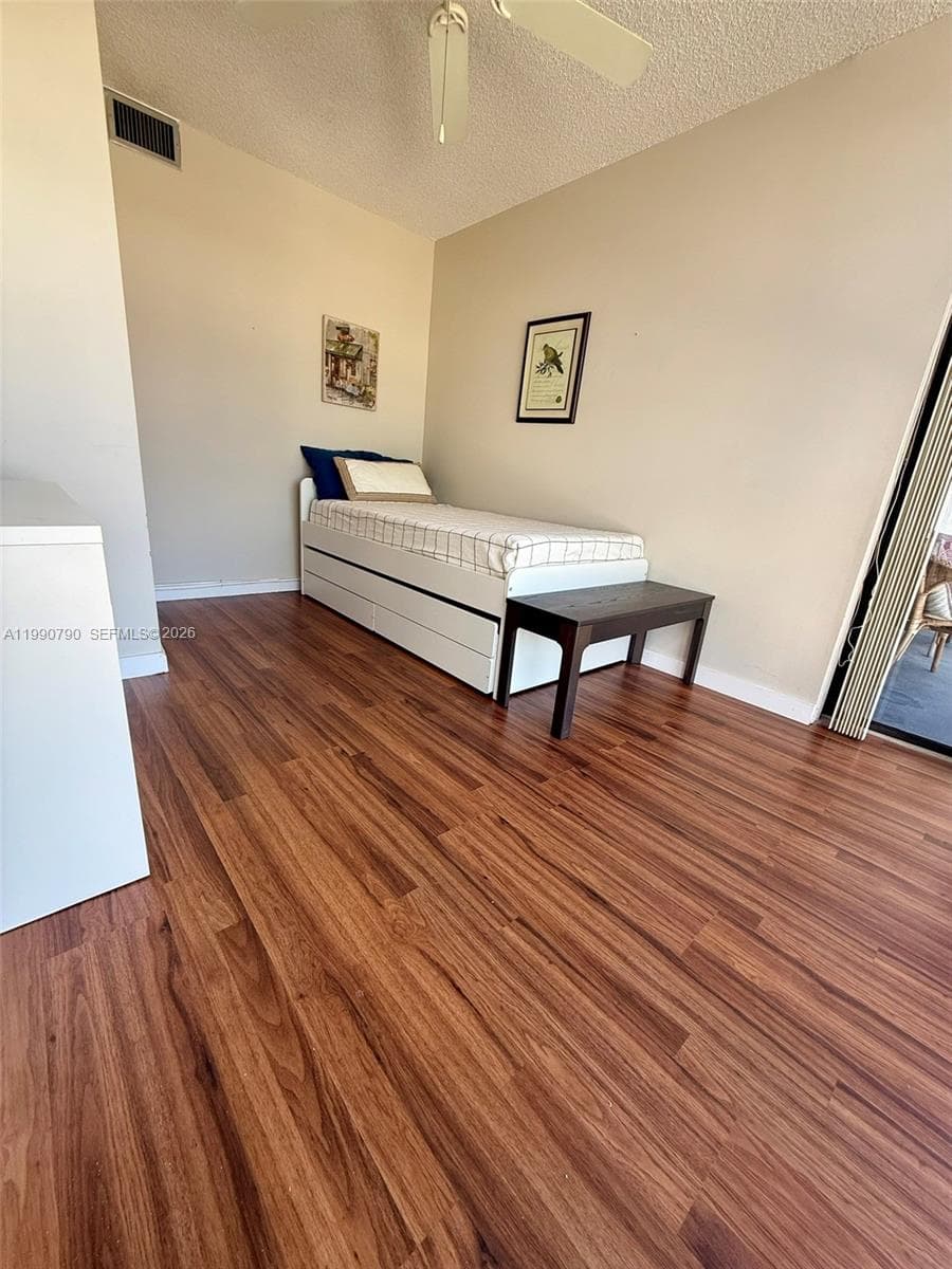 200 Leslie Dr 425 photo 20