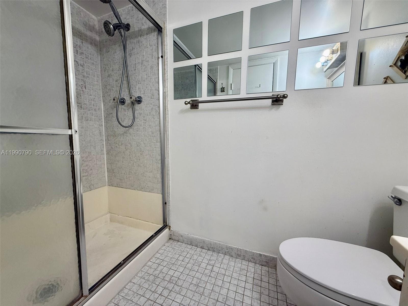 200 Leslie Dr 425 photo 18