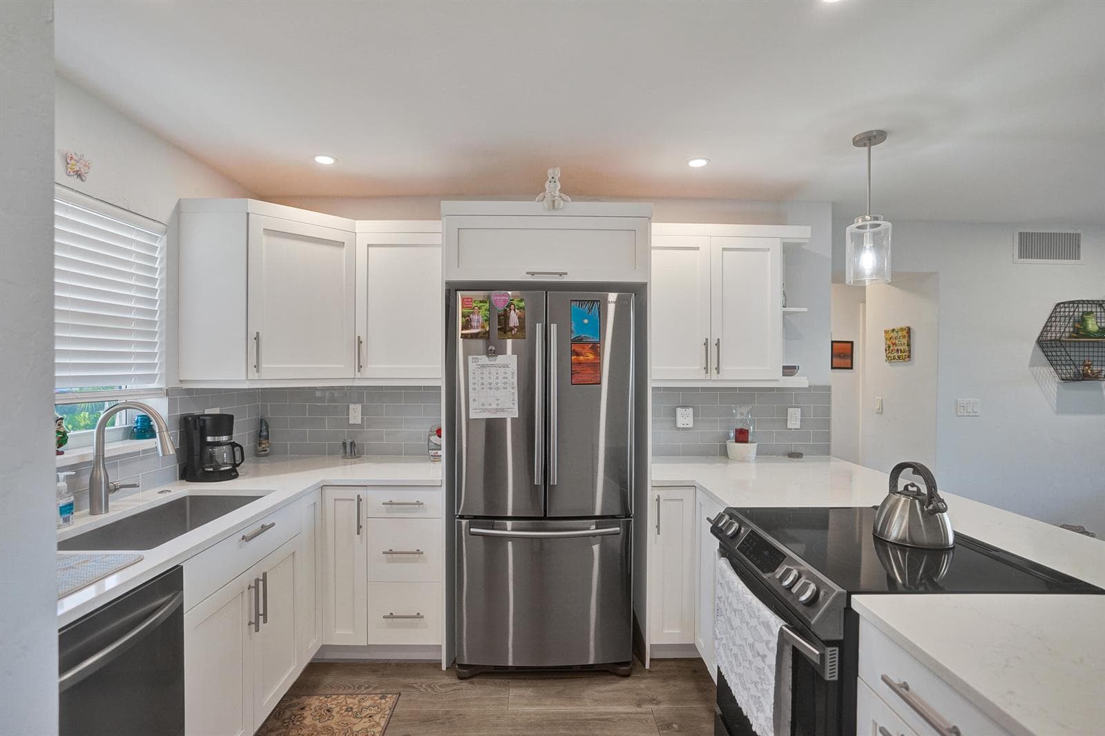 311 E Ocean Avenue 102 photo 8