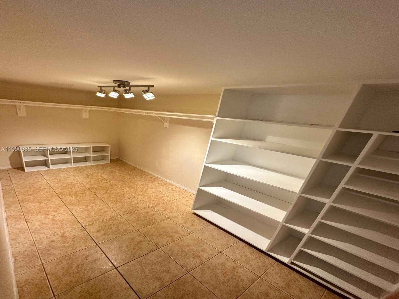 6039 Collins Ave PH10 photo 13