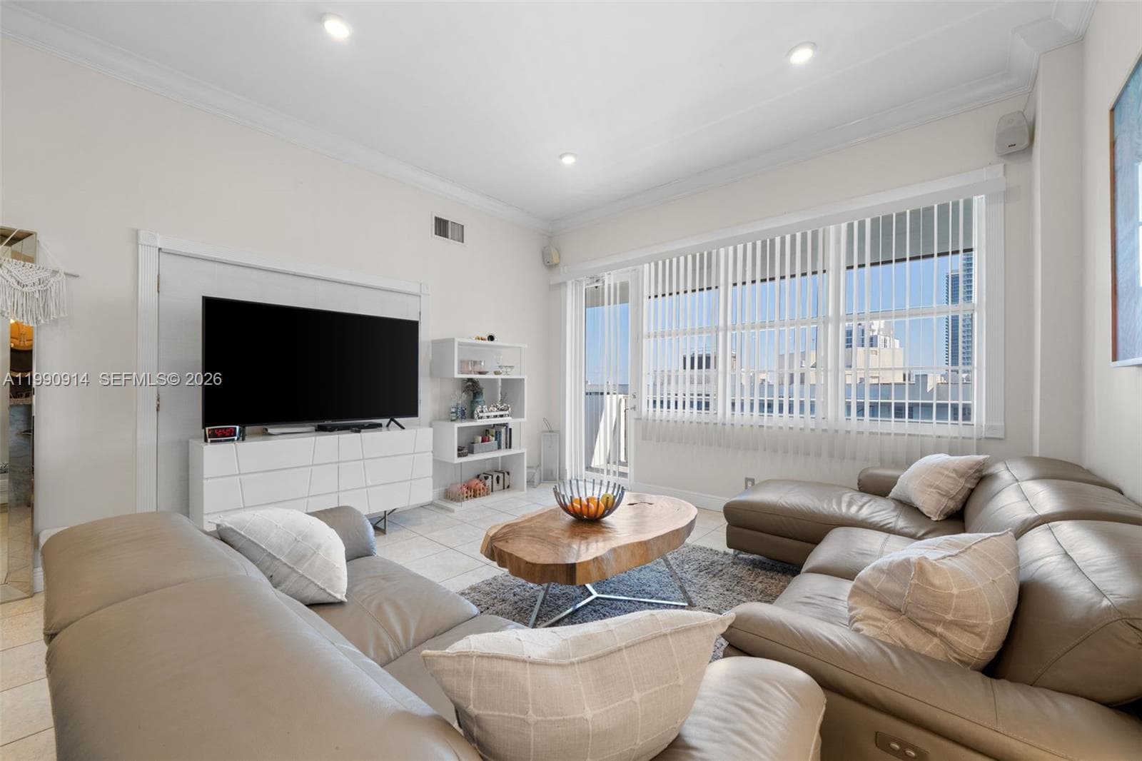 3725 Ocean Dr 1