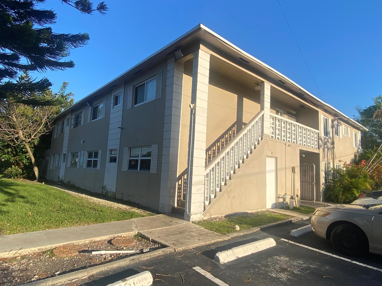 520 SW 15th Street 101 photo 7