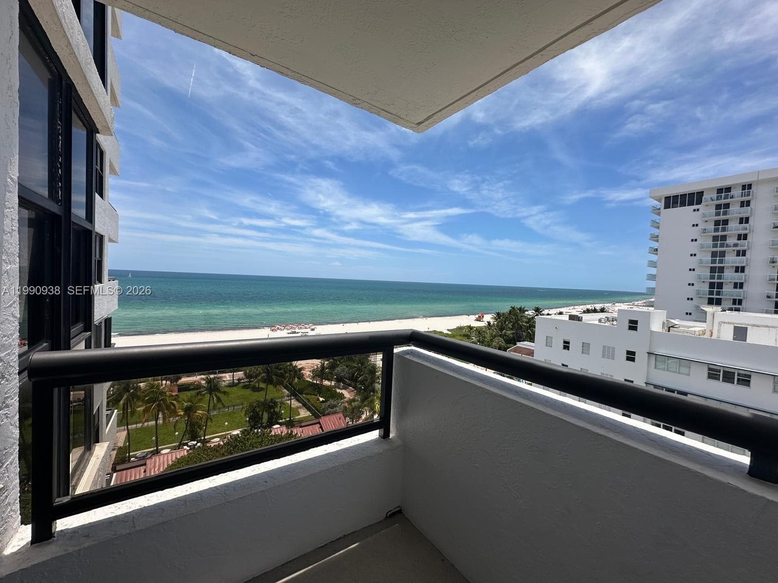 2555 Collins Ave 1114 photo 1