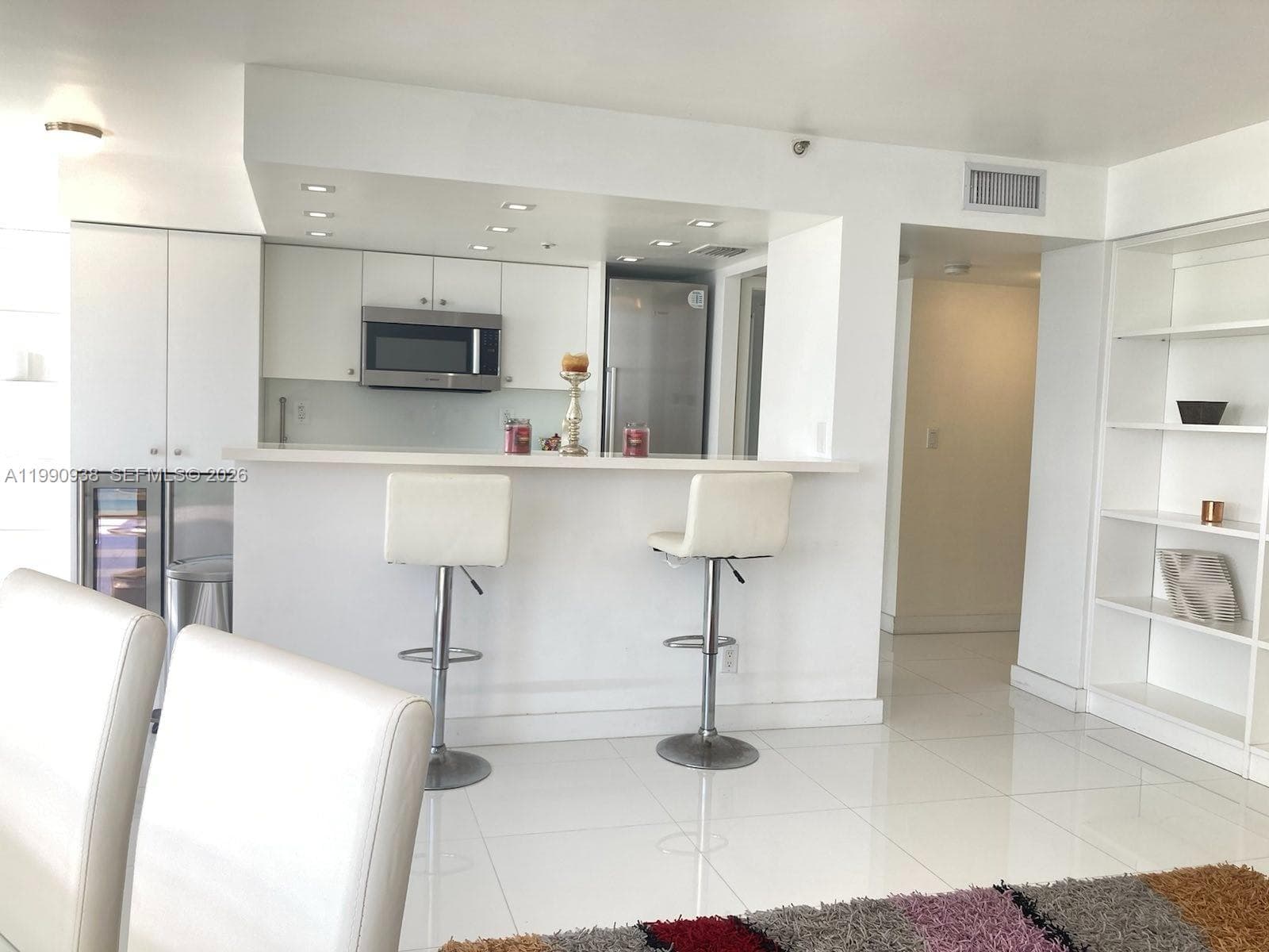 2555 Collins Ave 1114 photo 5