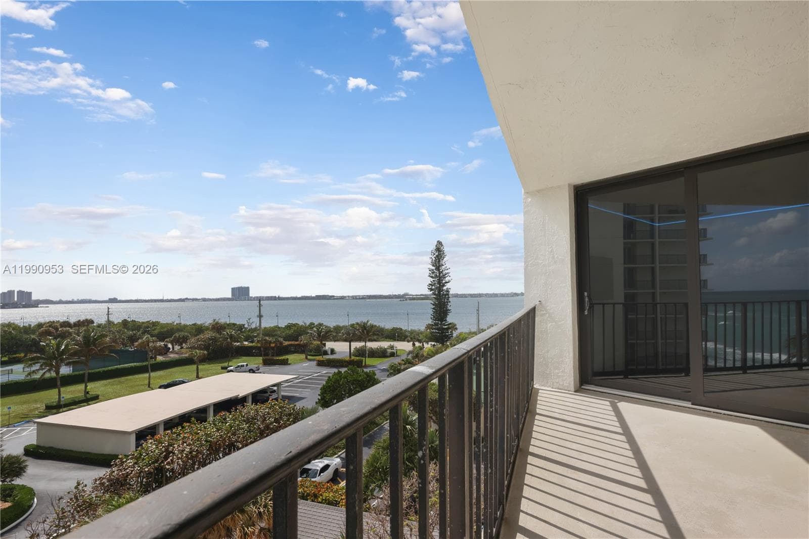 5420 N Ocean Dr 504 photo 23