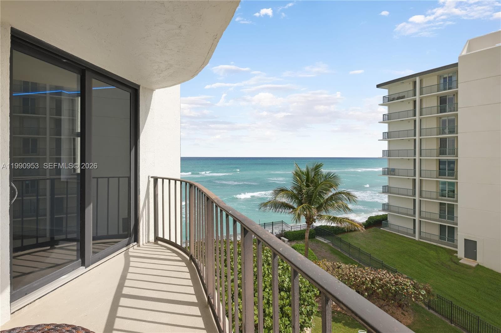 5420 N Ocean Dr 504 photo 2