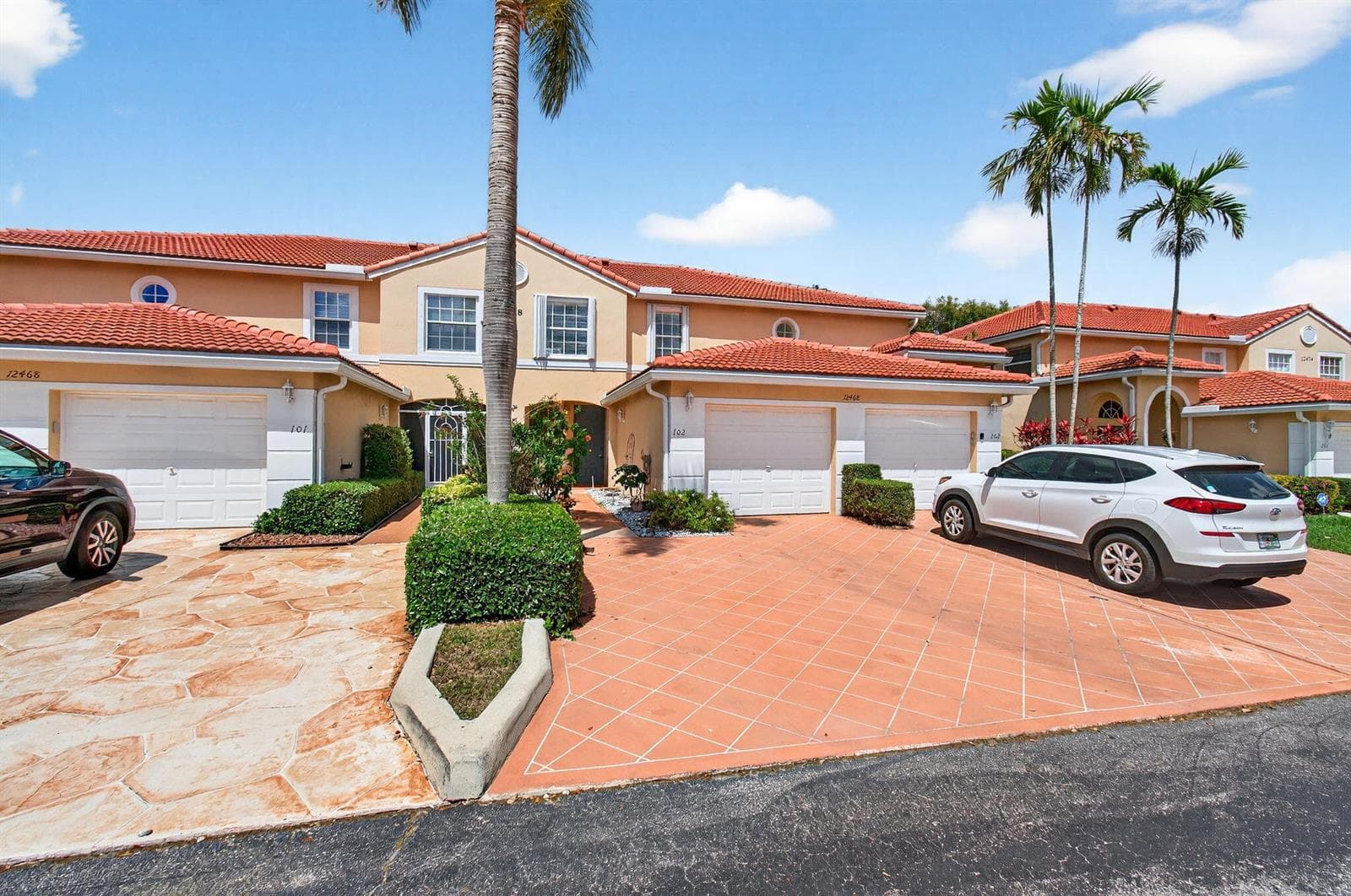12468 Crystal Pointe Drive 102 photo 1