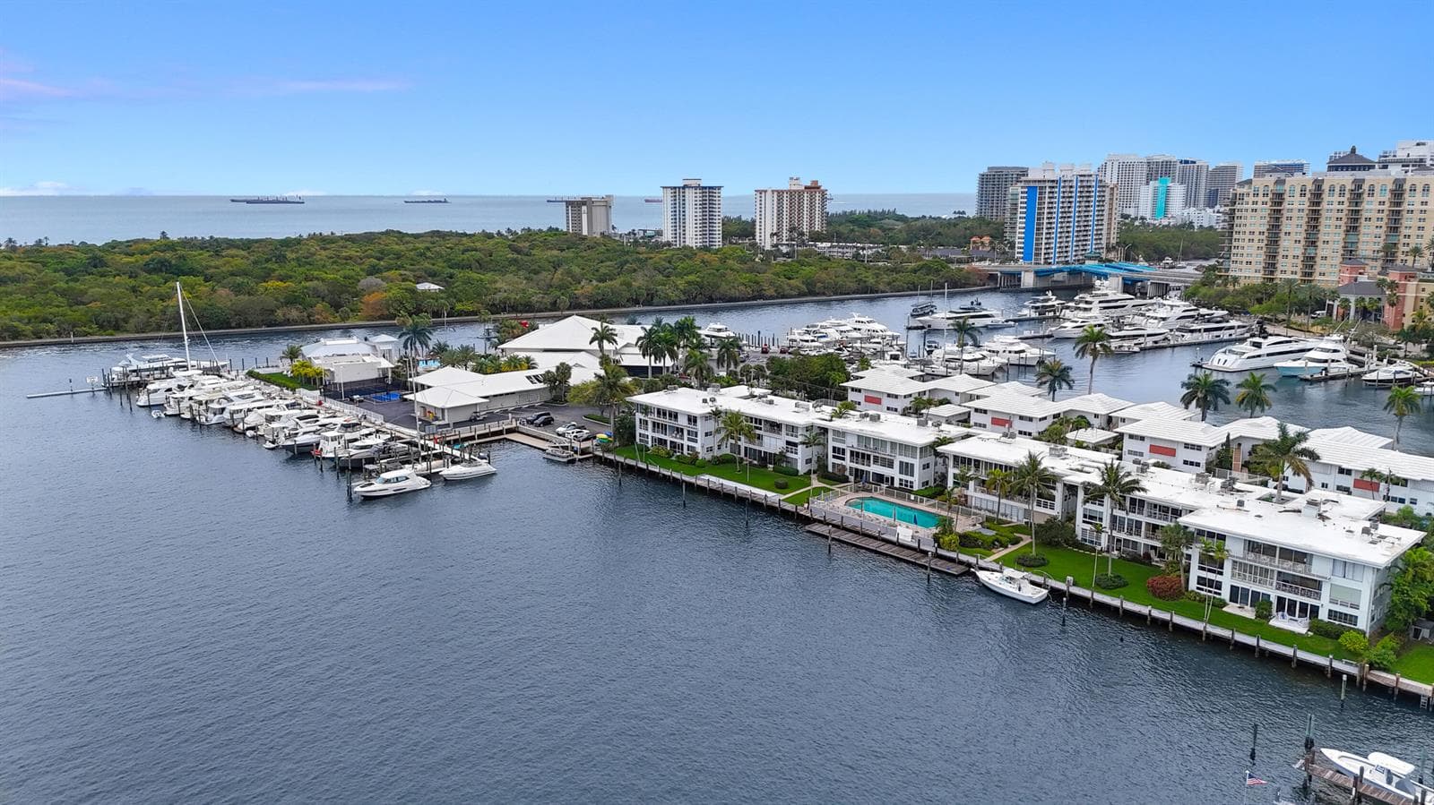 2717 Yacht Club Boulevard Penthouse 5e photo 1