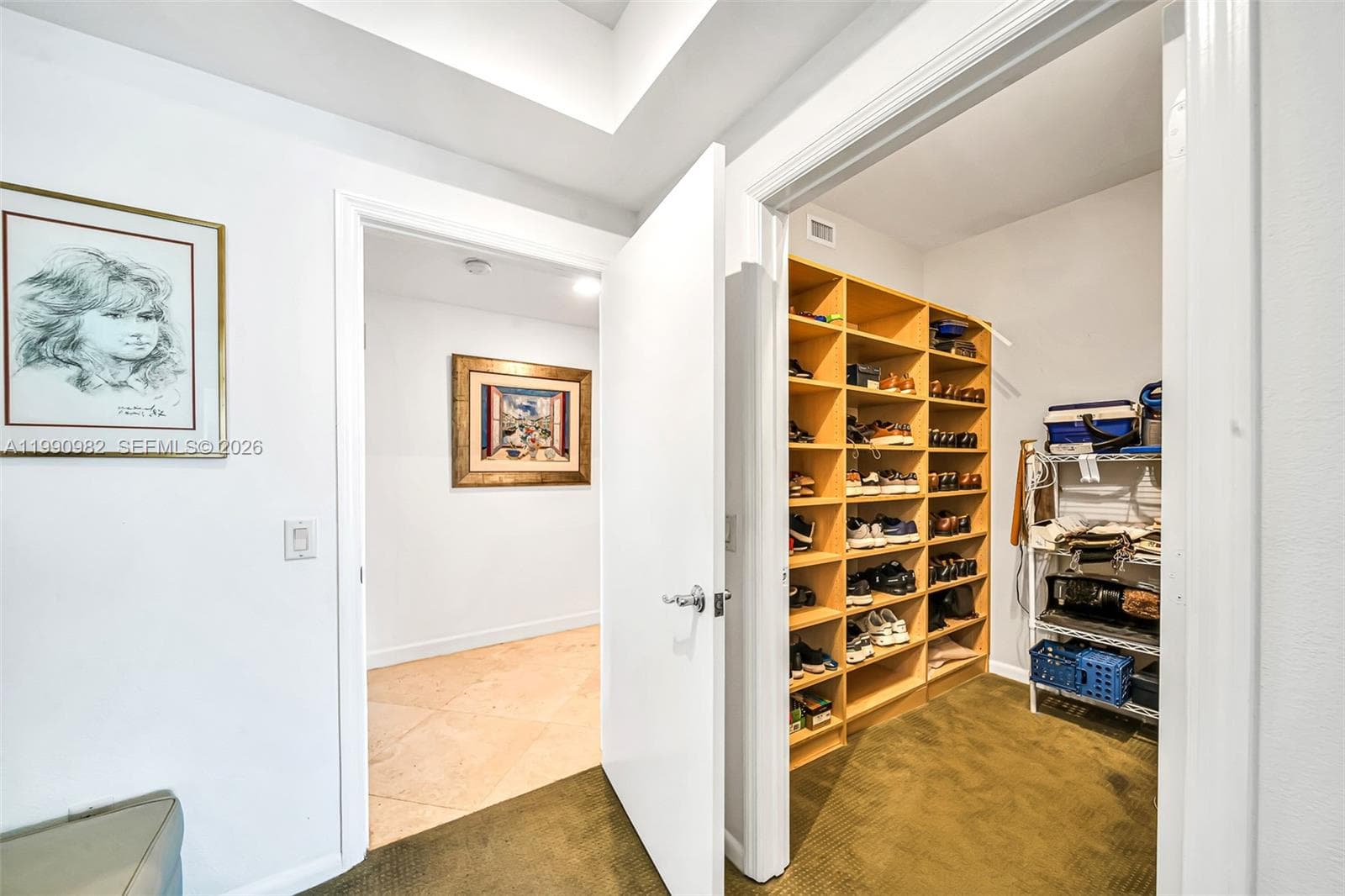 21050 Point Pl 401 photo 17