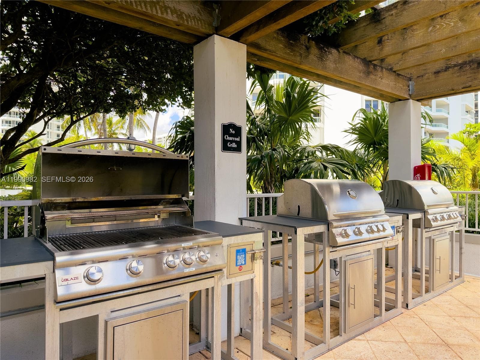 21050 Point Pl 401 photo 25