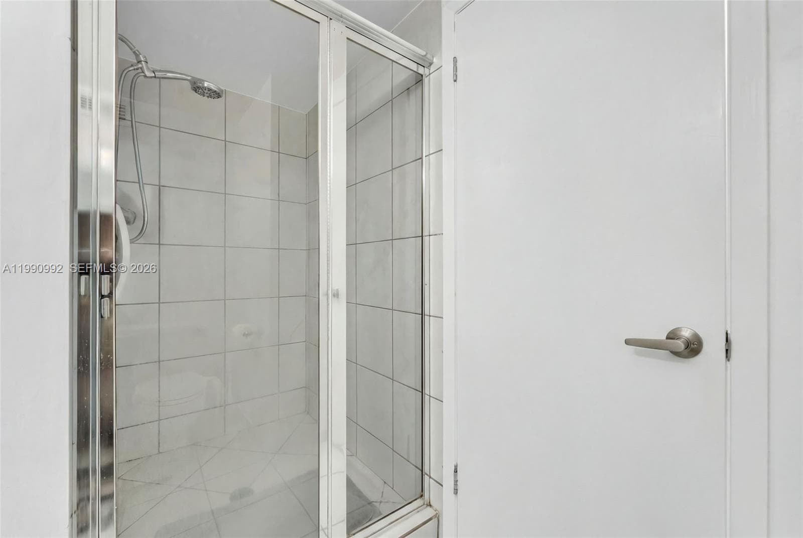 2500 PARKVIEW DR 1418 photo 16