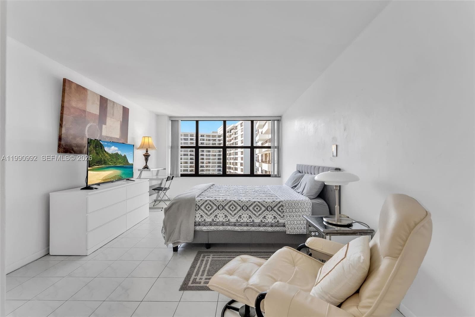 2500 PARKVIEW DR 1418 photo 9