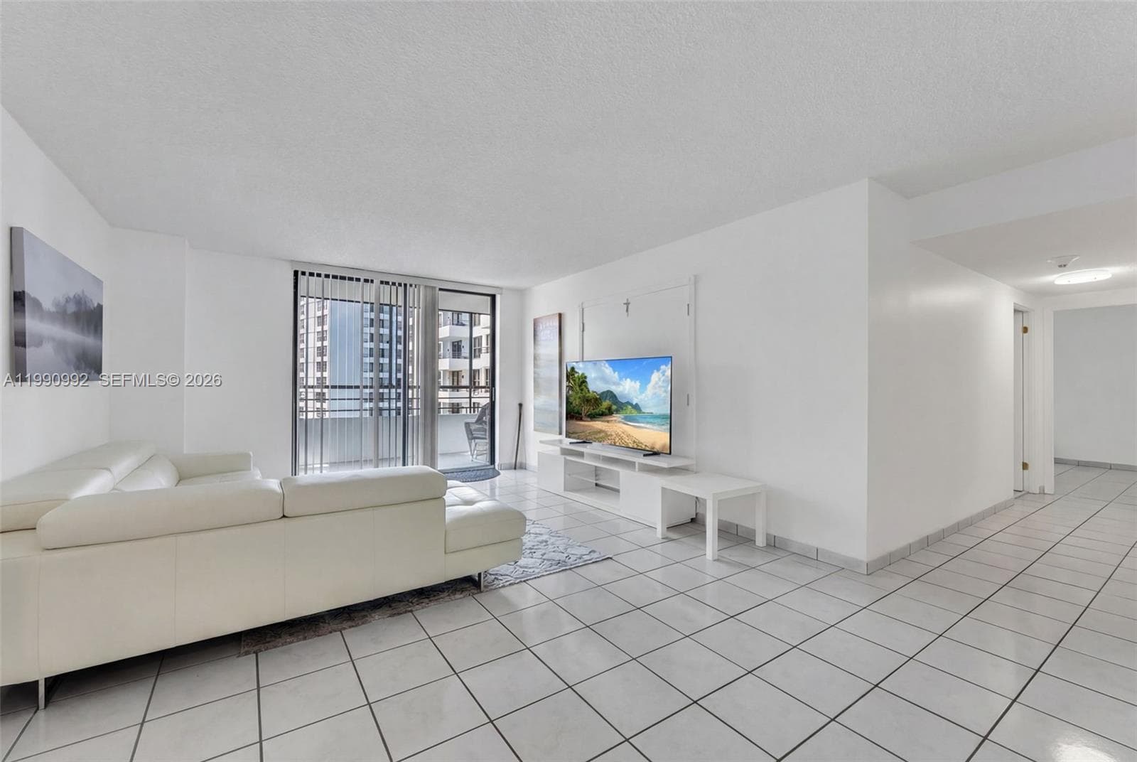 2500 PARKVIEW DR 1418 photo 8