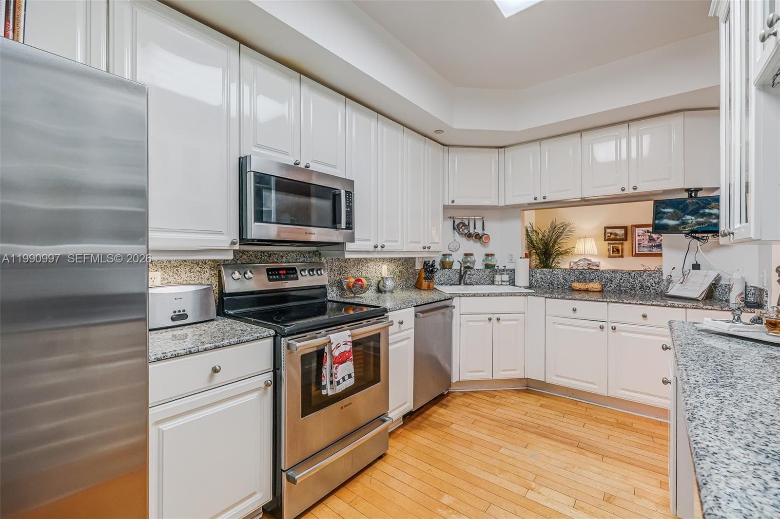 888 Brickell Key Dr 807 photo 22