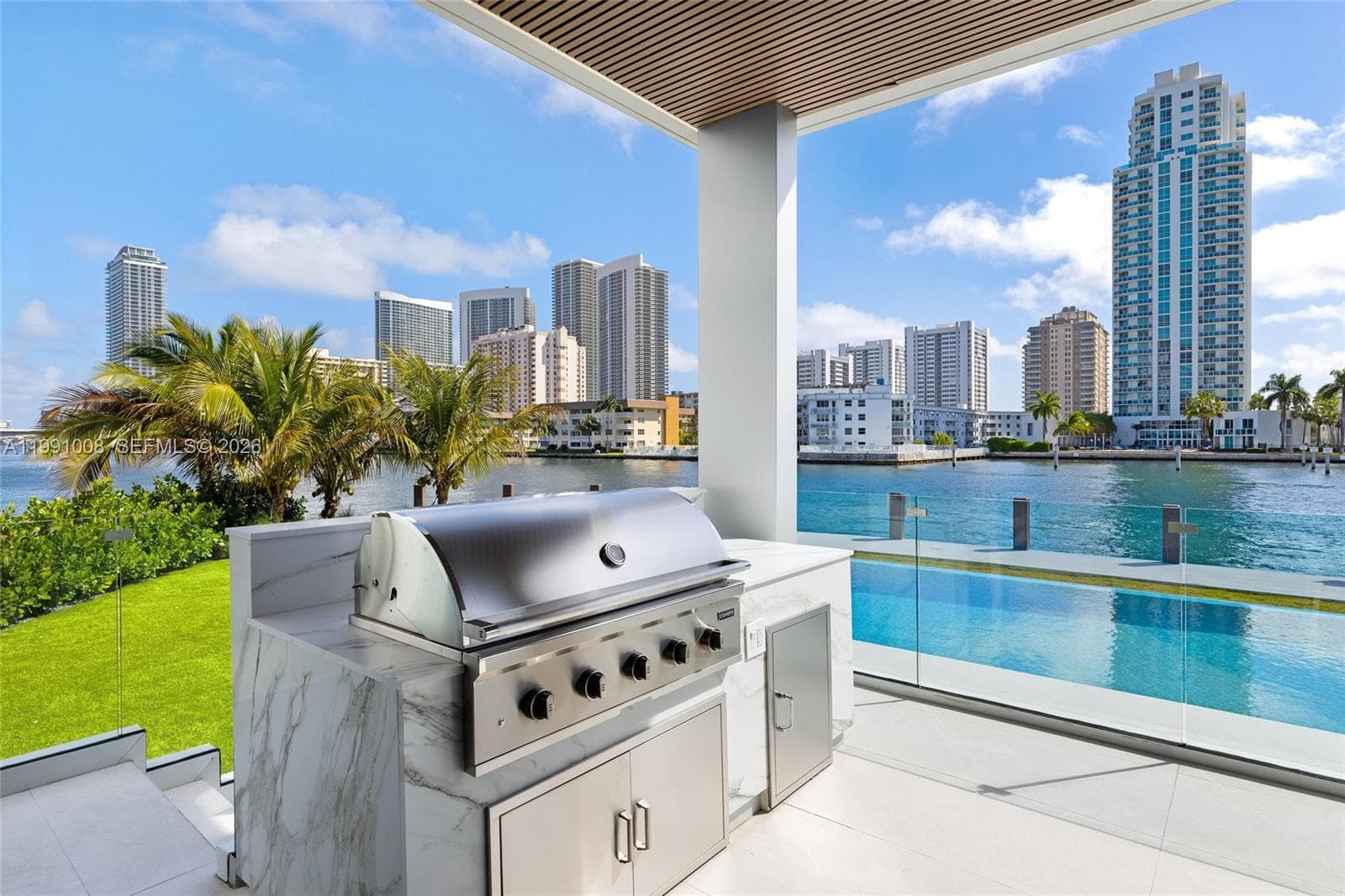 503 Palm Dr photo 12