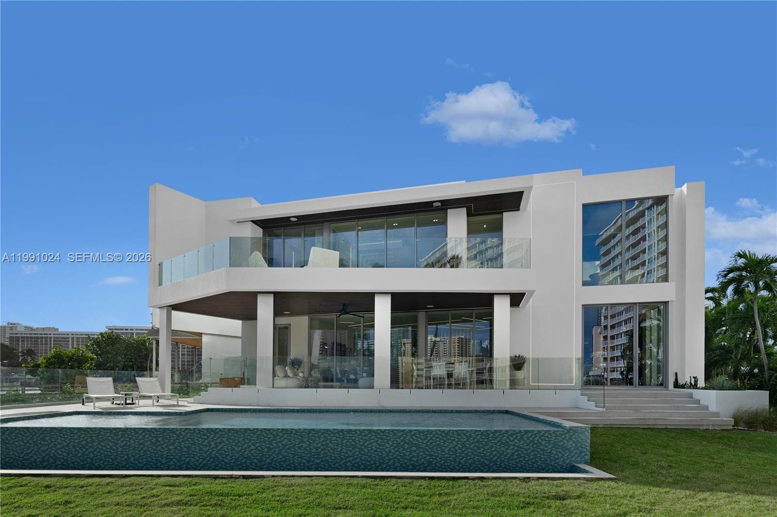 501 Palm Dr photo 5
