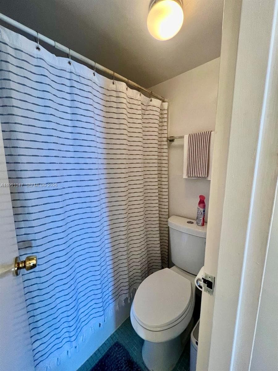 2350 NE 135th St 208 photo 10