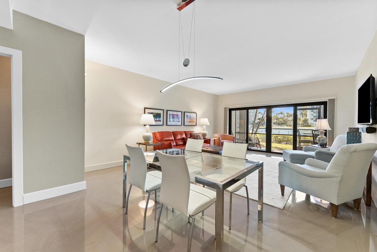 1301 N Riverside Drive 10 photo 11