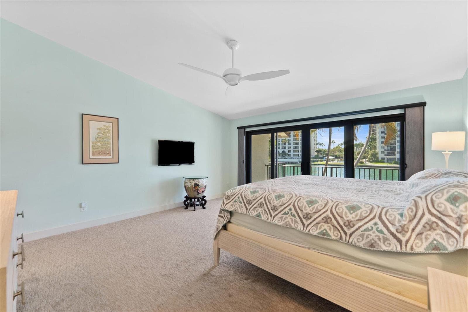 1301 N Riverside Drive 10 photo 21