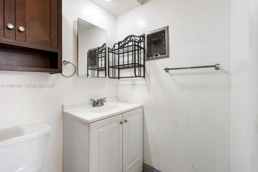 270 Layne Blvd 207 photo 13
