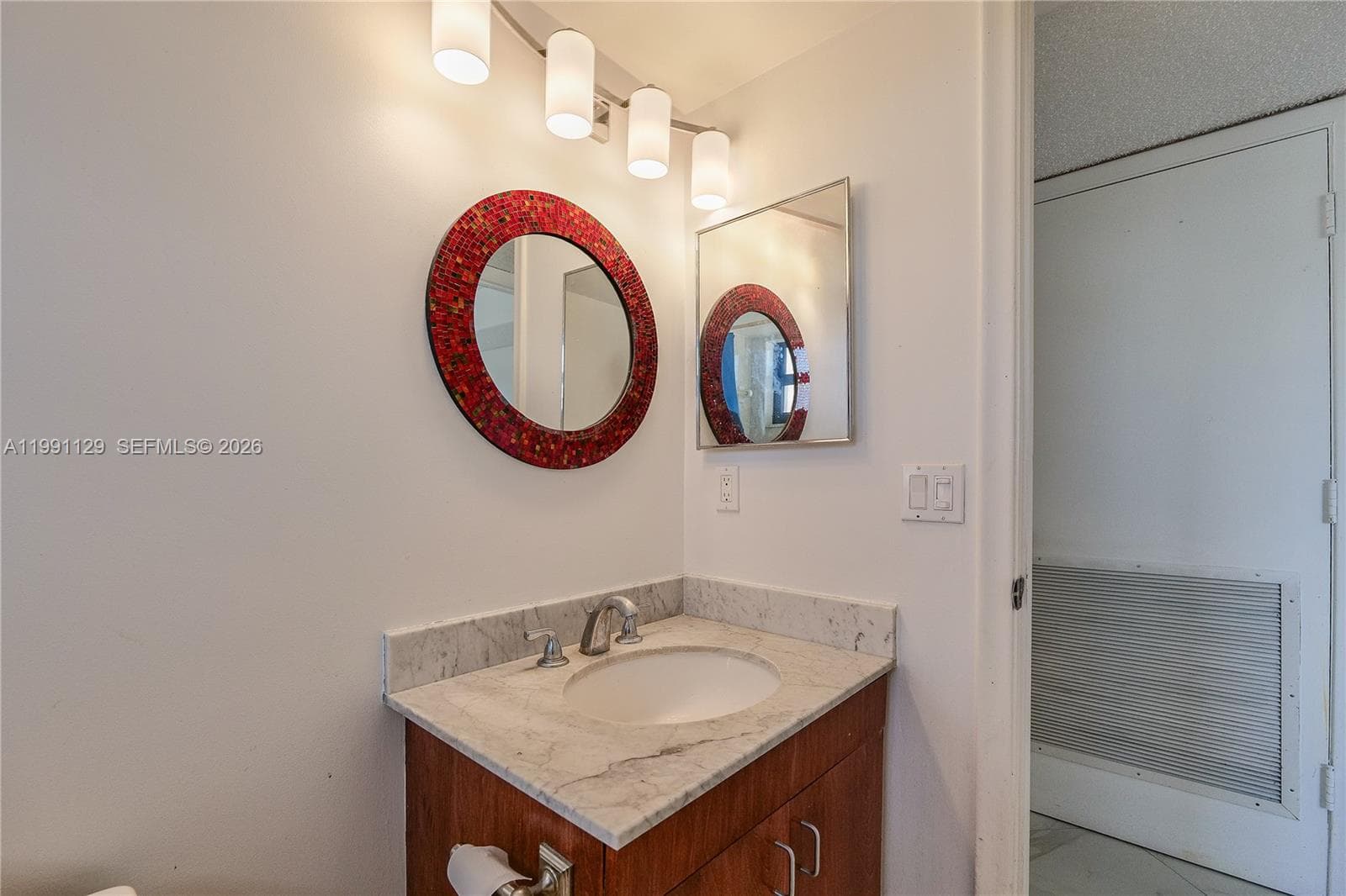 2401 S Ocean Dr 305 photo 23