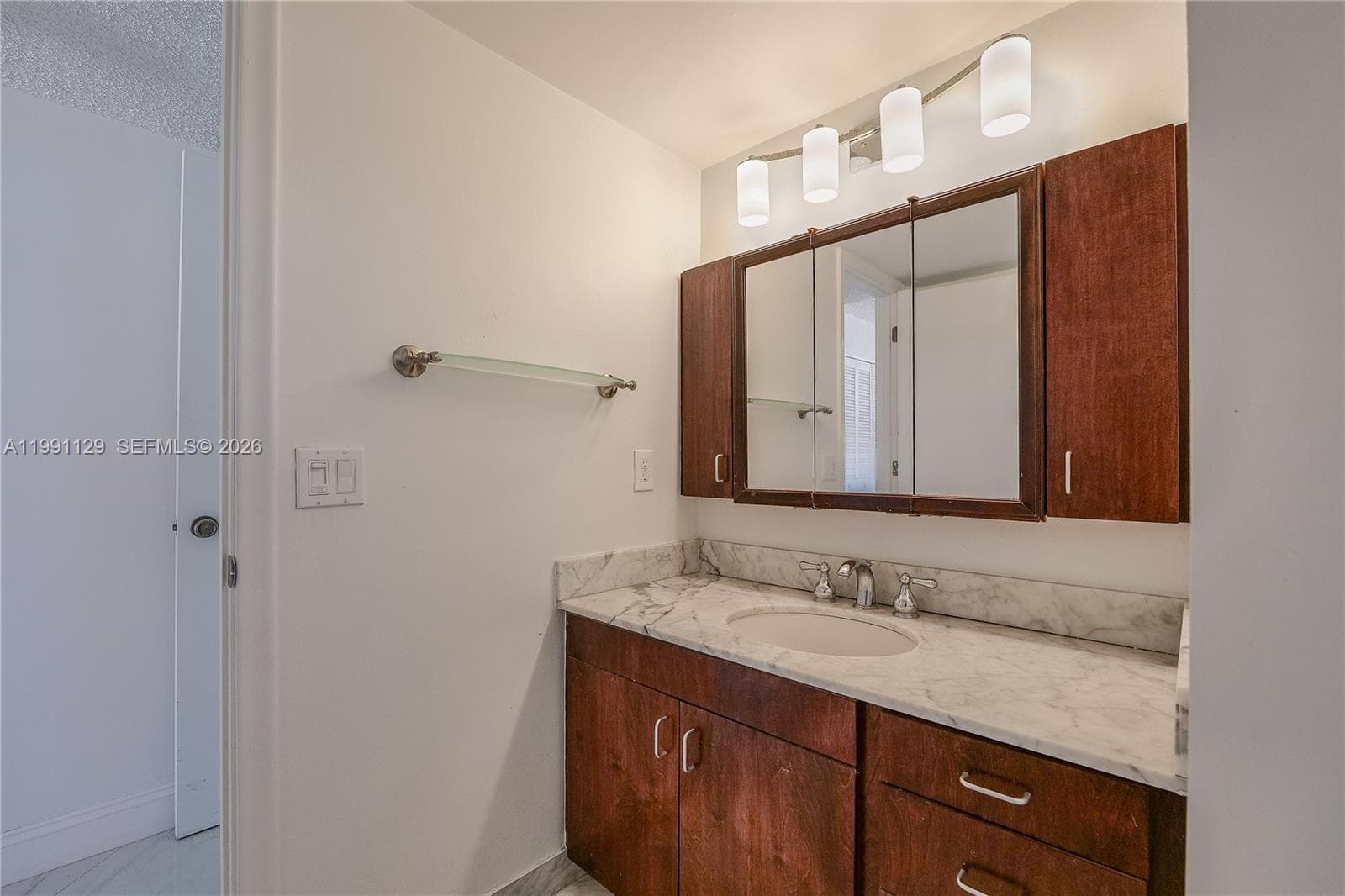 2401 S Ocean Dr 305 photo 18