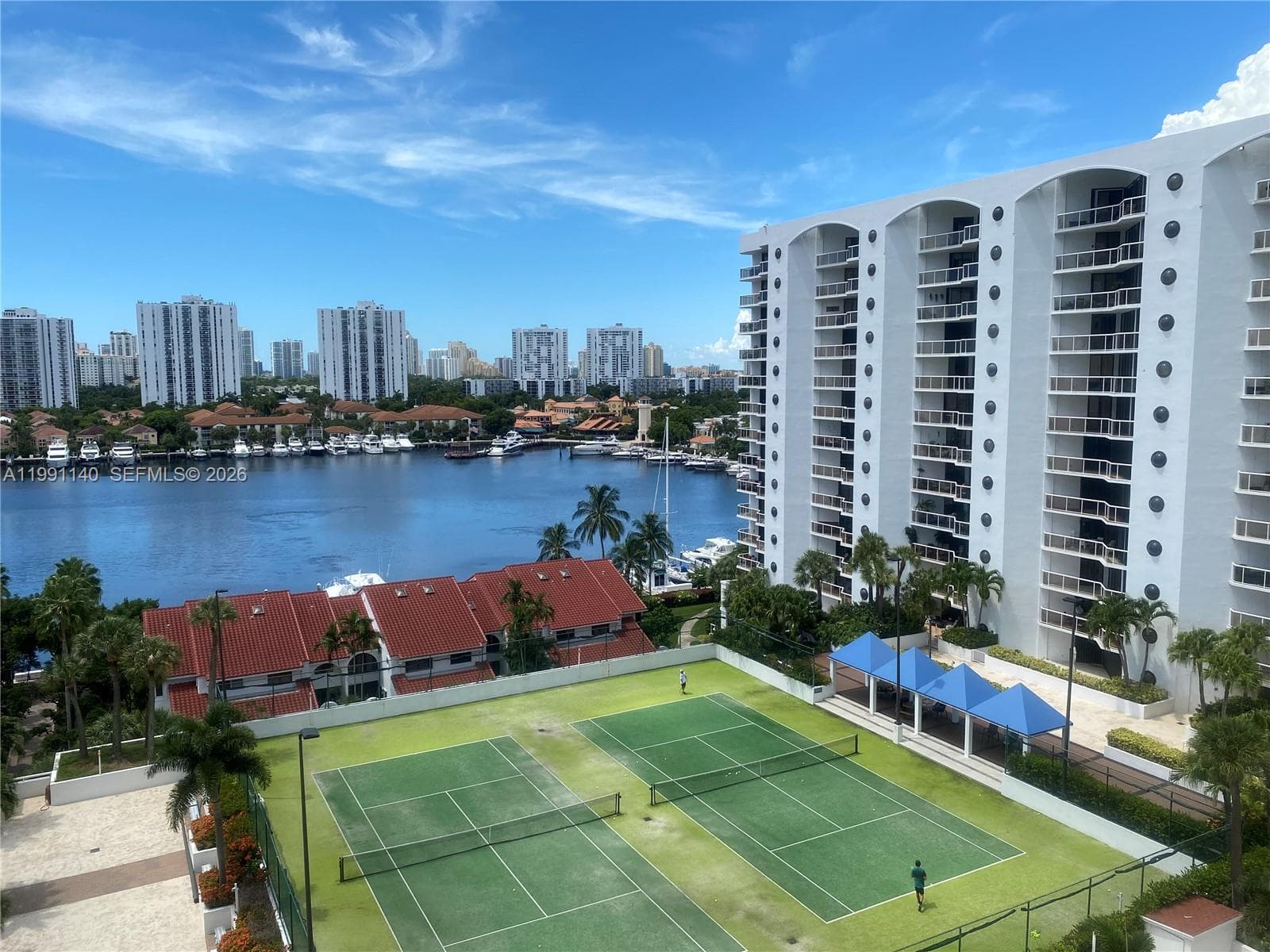 3640 Yacht Club Dr 1009 photo 3