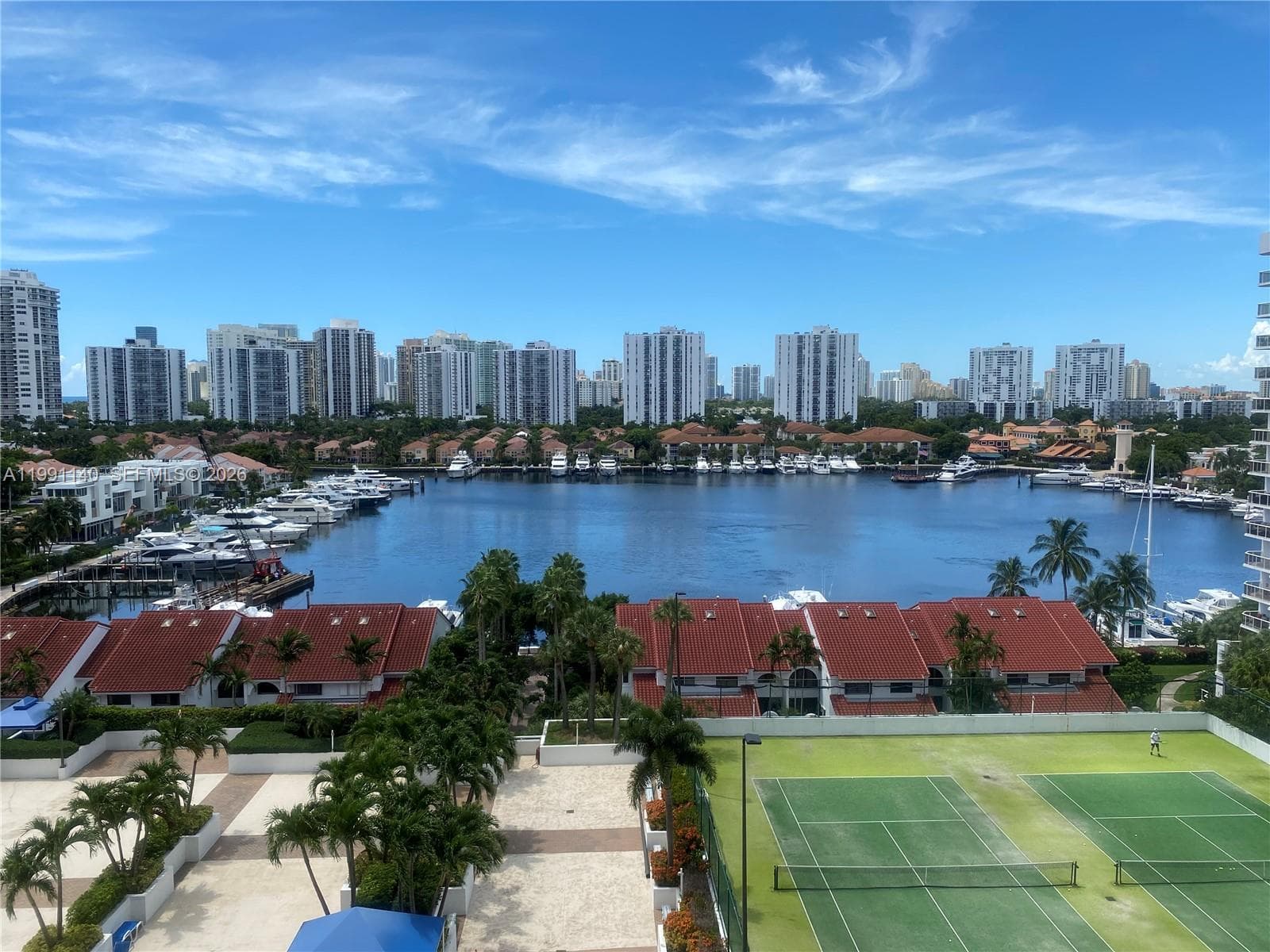 3640 Yacht Club Dr 1009 photo 1