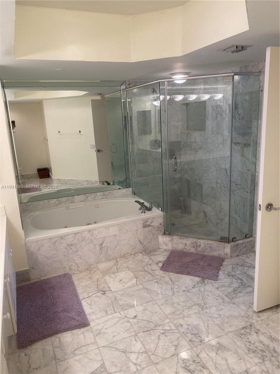 3640 Yacht Club Dr 1009 photo 9