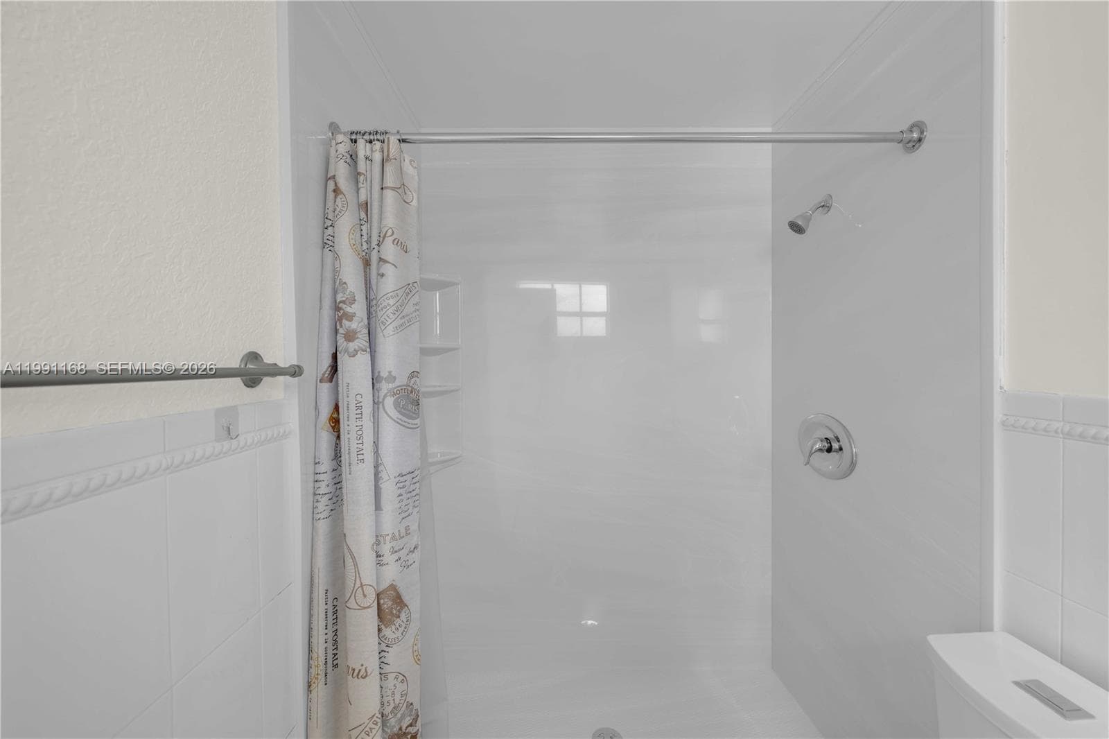 462 Golden Isles Dr 210 photo 18