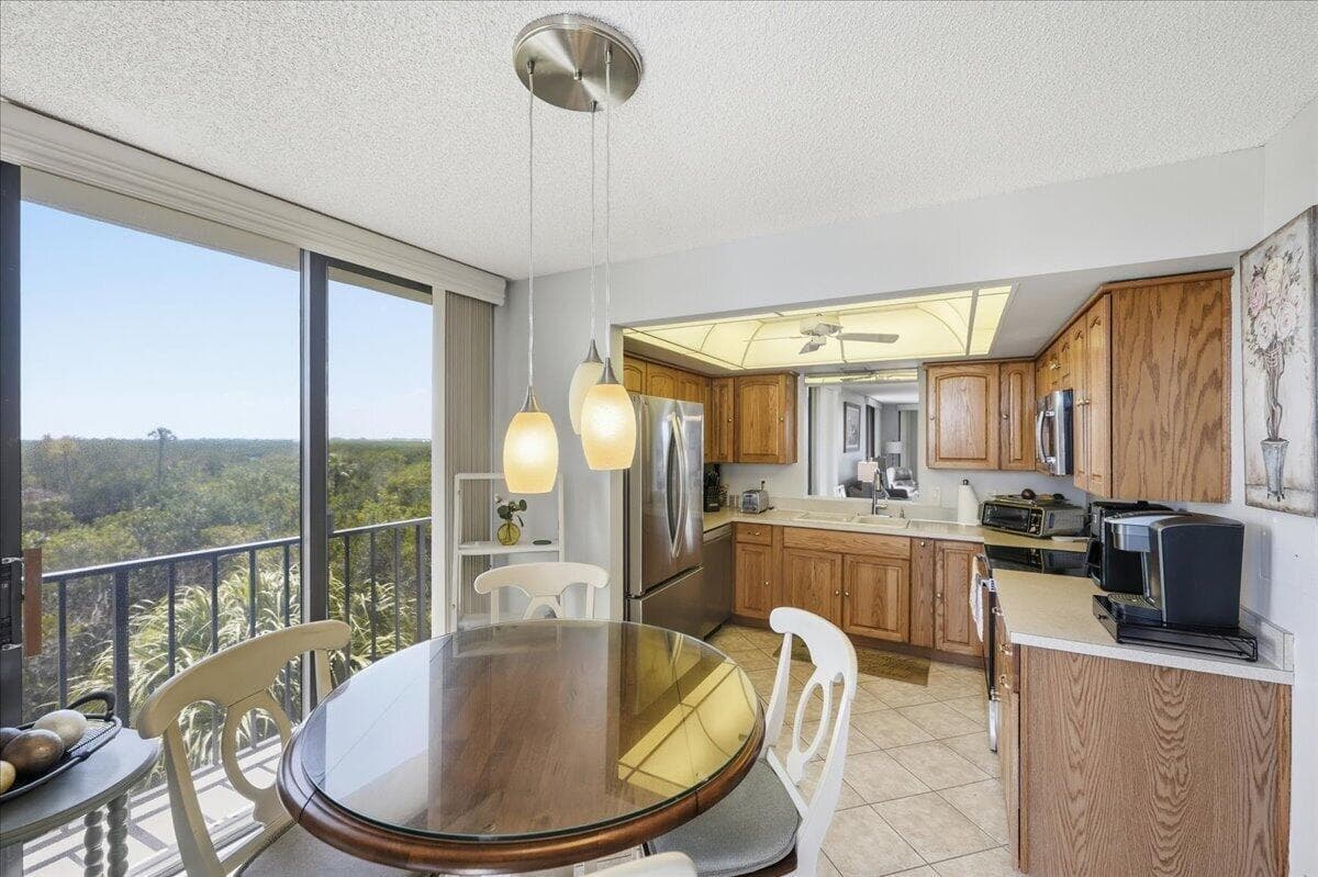 5059 N Hwy A1a 401 photo 17