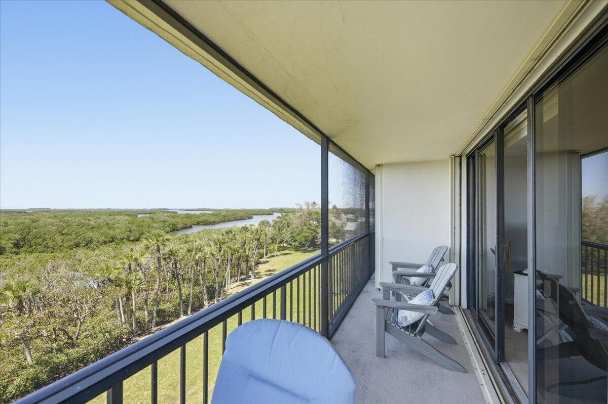 5059 N Hwy A1a 401 photo 10