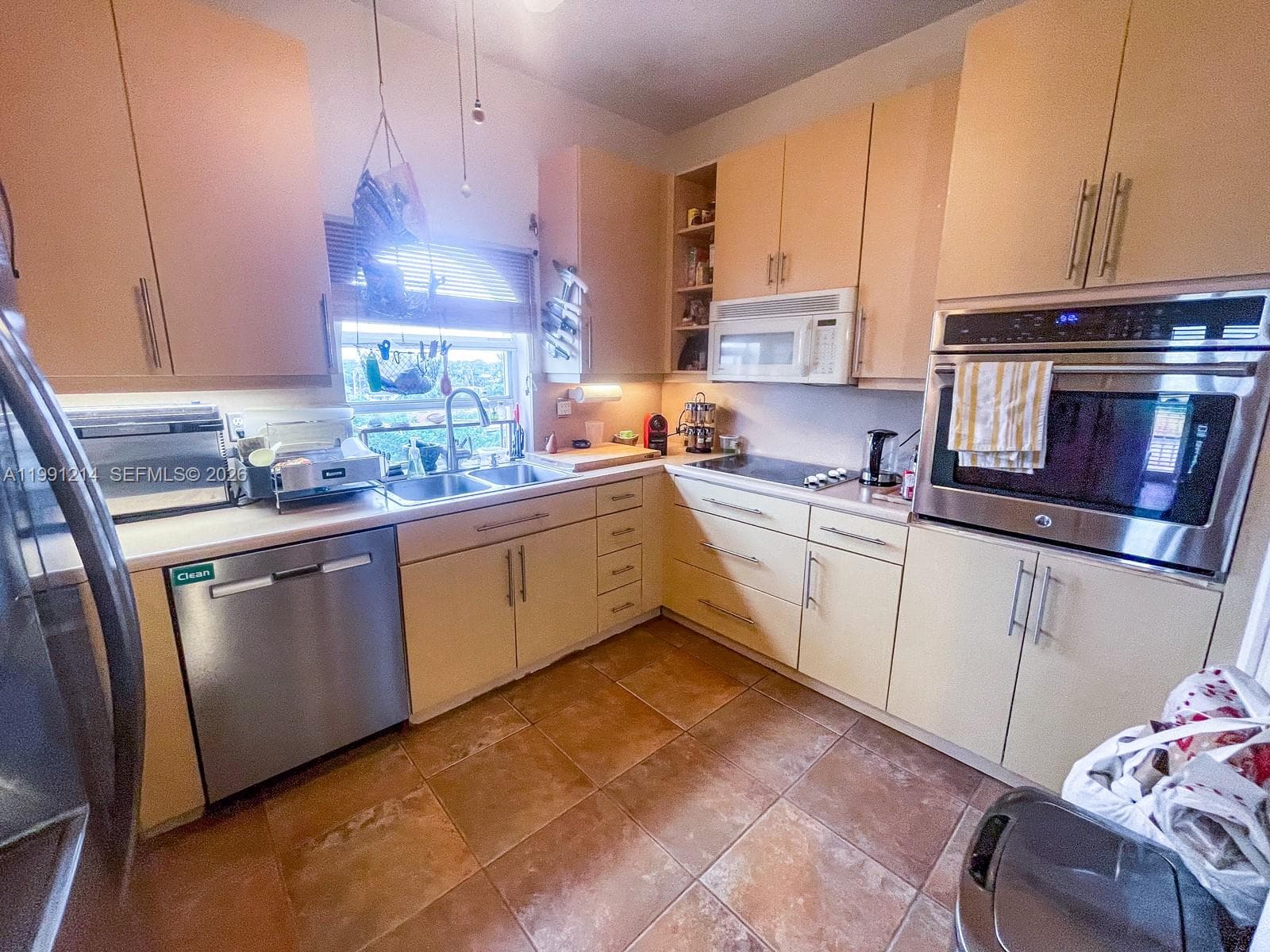 9008 Collins Ave 402 photo 20